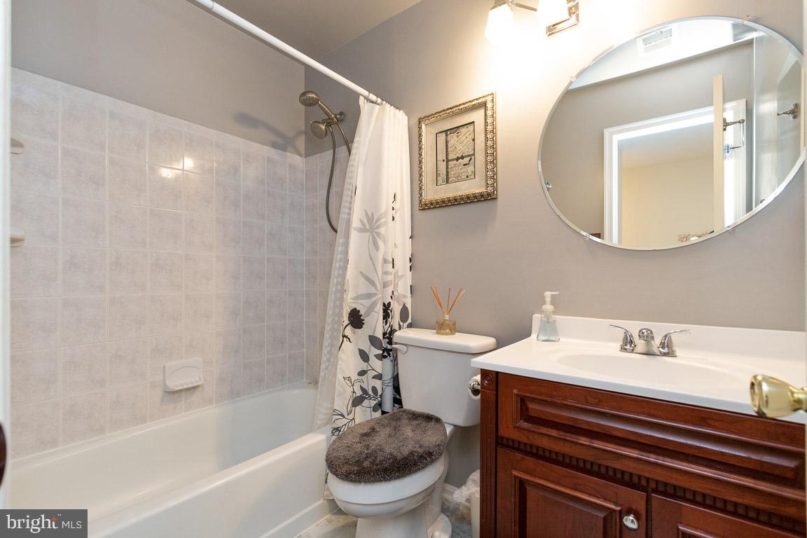 COLONY PARK - Residential