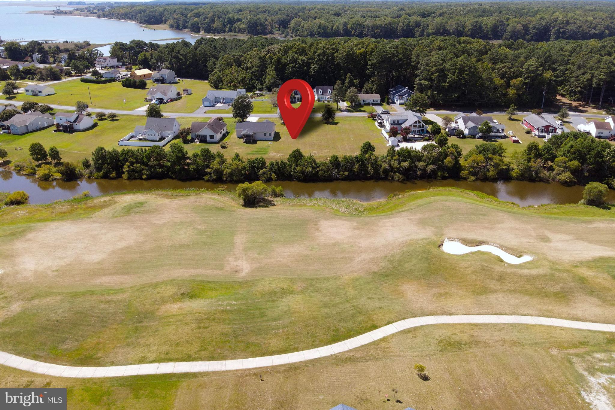 CAPTAIN'S COVE - Land