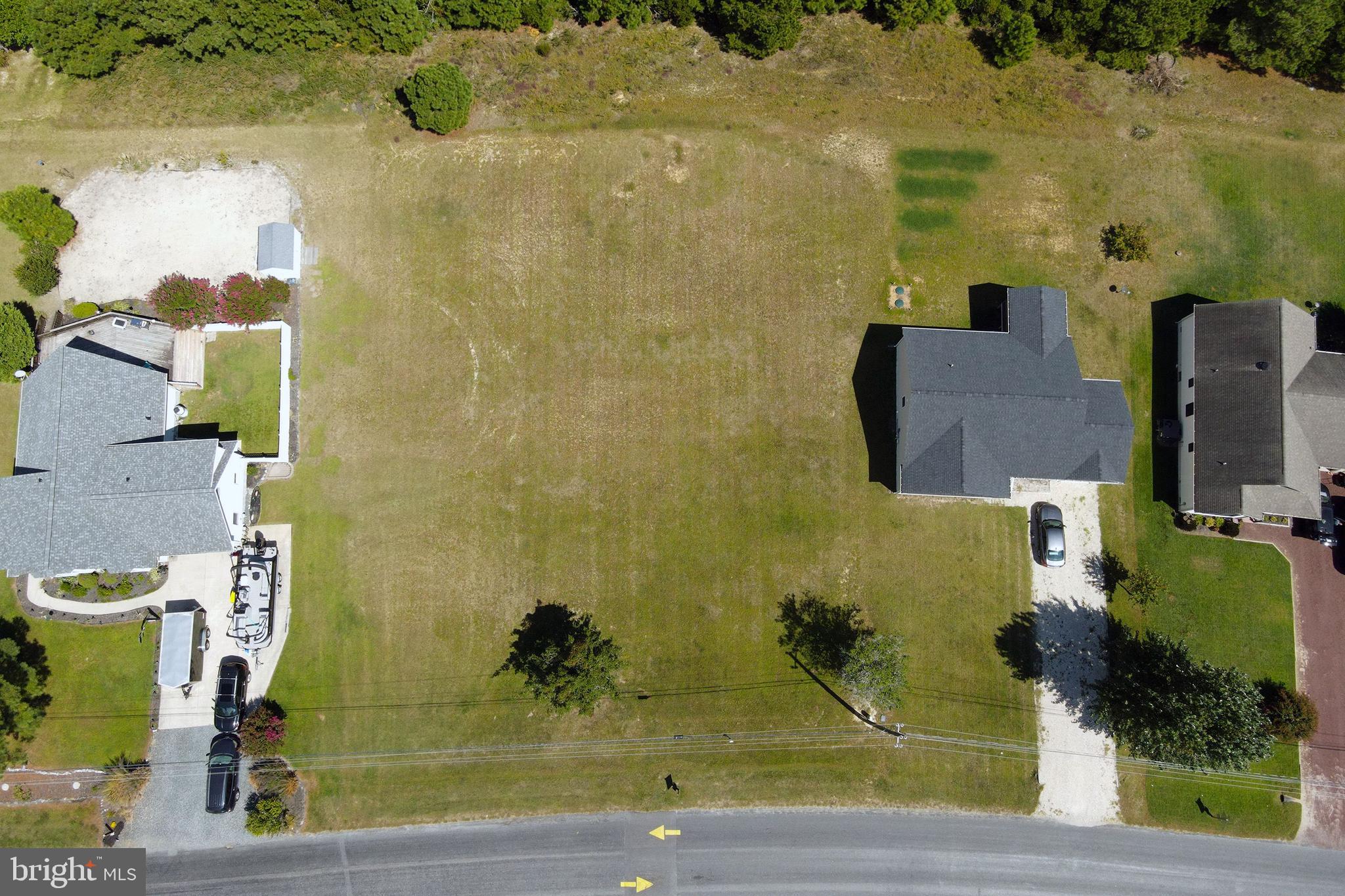 CAPTAIN'S COVE - Land