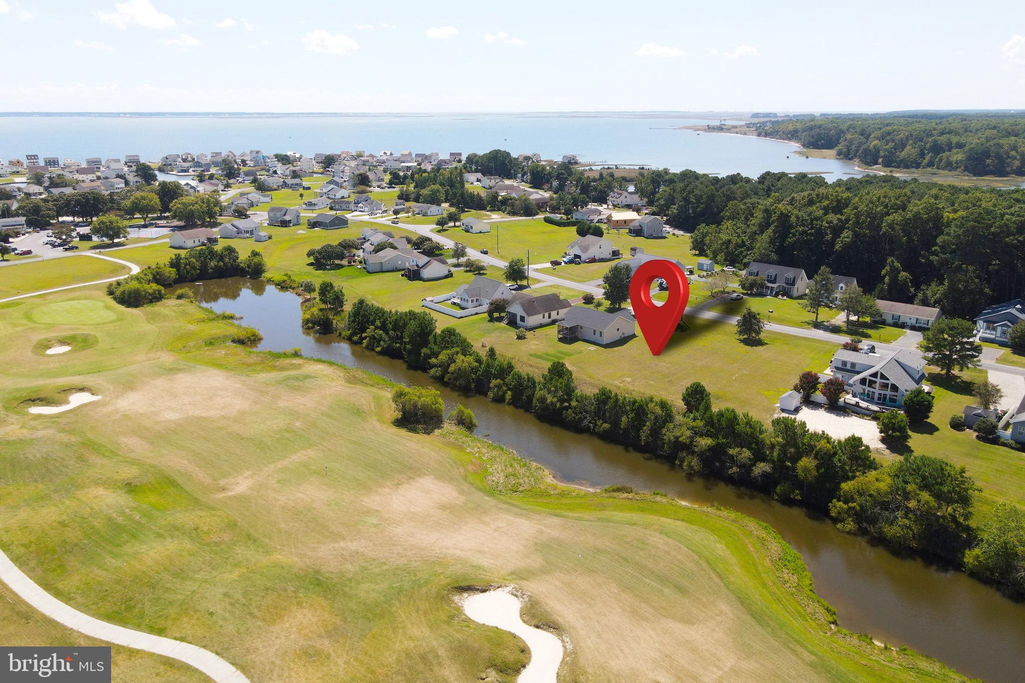 CAPTAIN'S COVE - Land