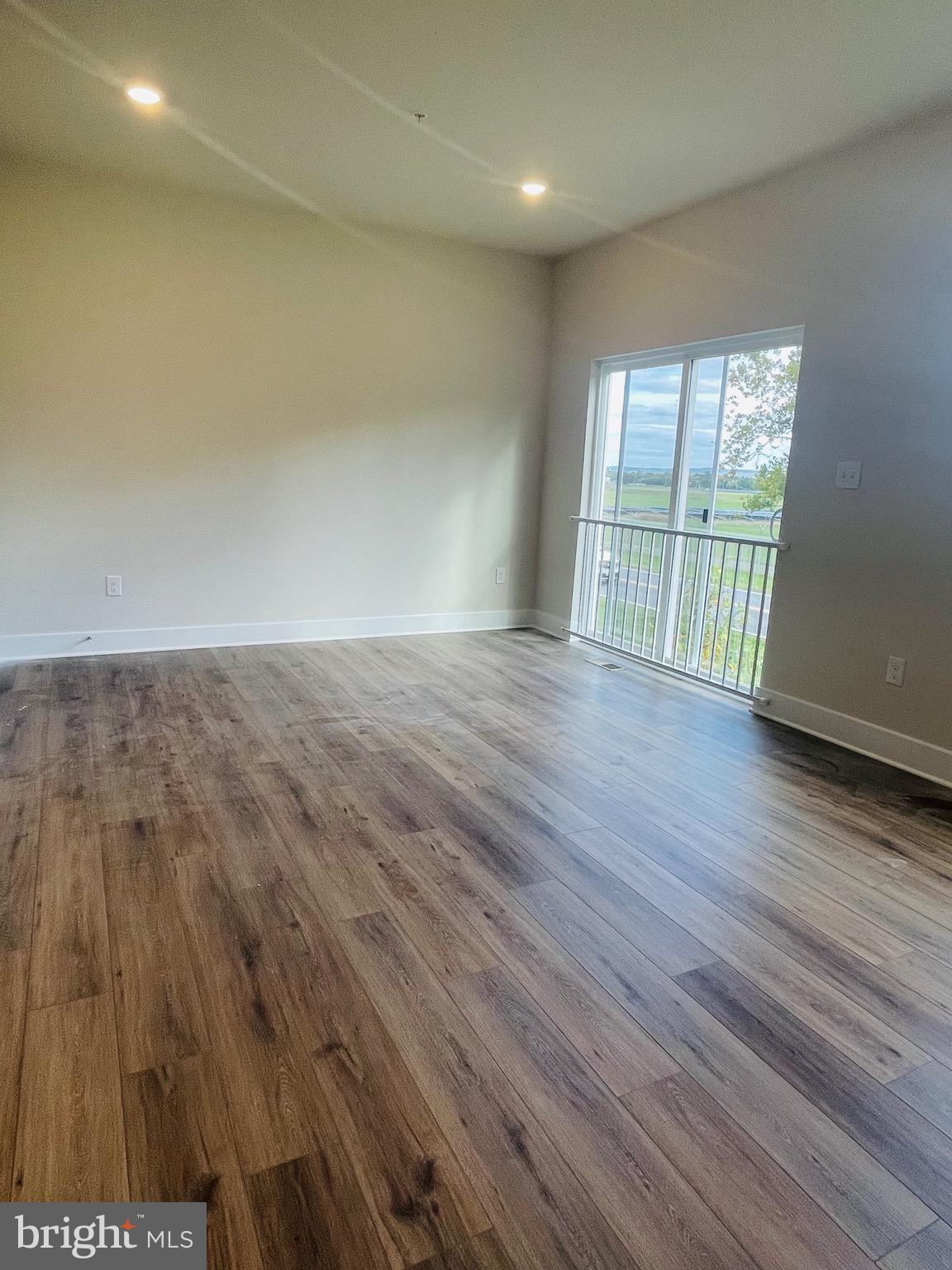 SYCAMORE RIDGE - Residential Lease