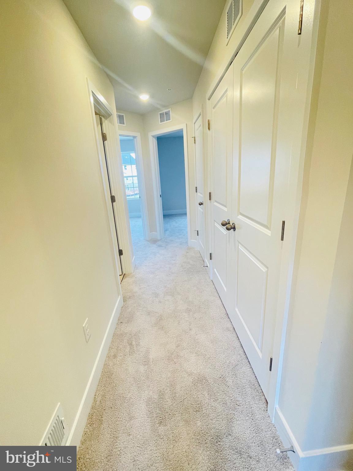 SYCAMORE RIDGE - Residential Lease