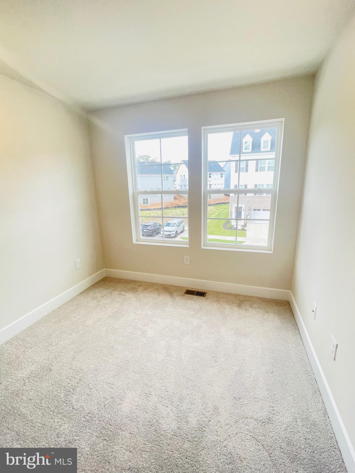 SYCAMORE RIDGE - Residential Lease