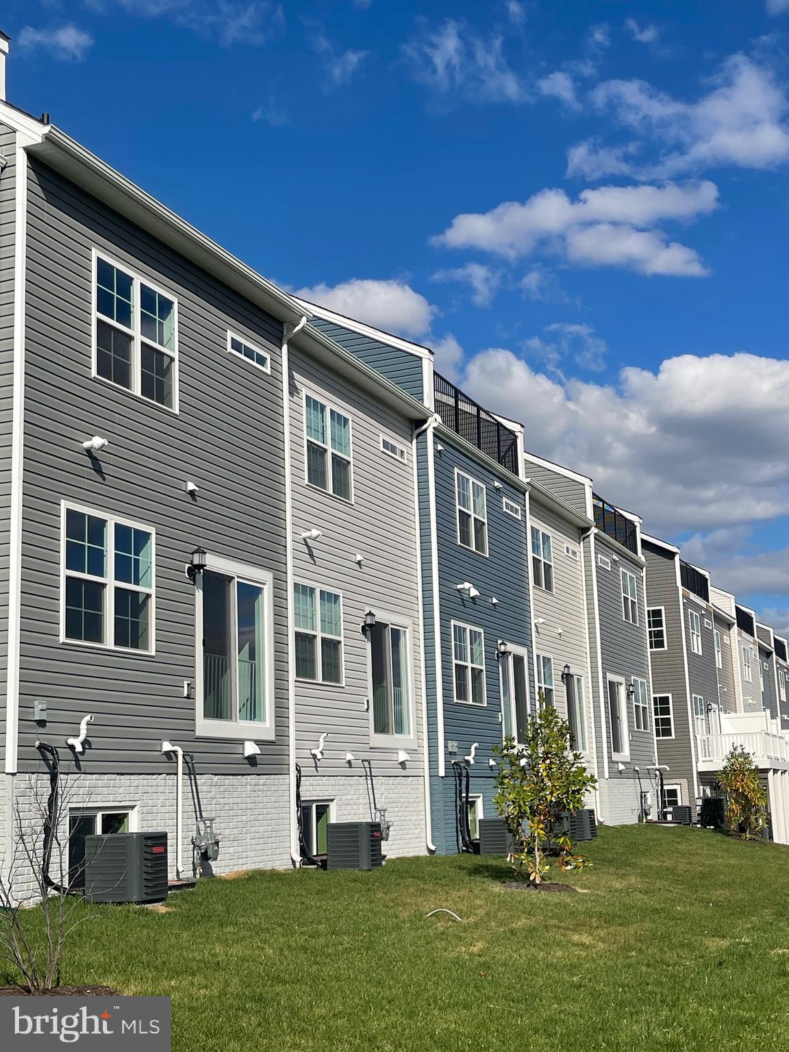 SYCAMORE RIDGE - Residential Lease