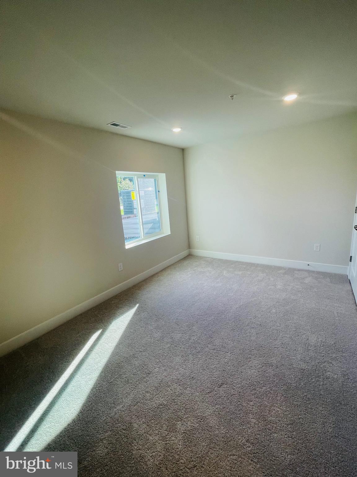 SYCAMORE RIDGE - Residential Lease