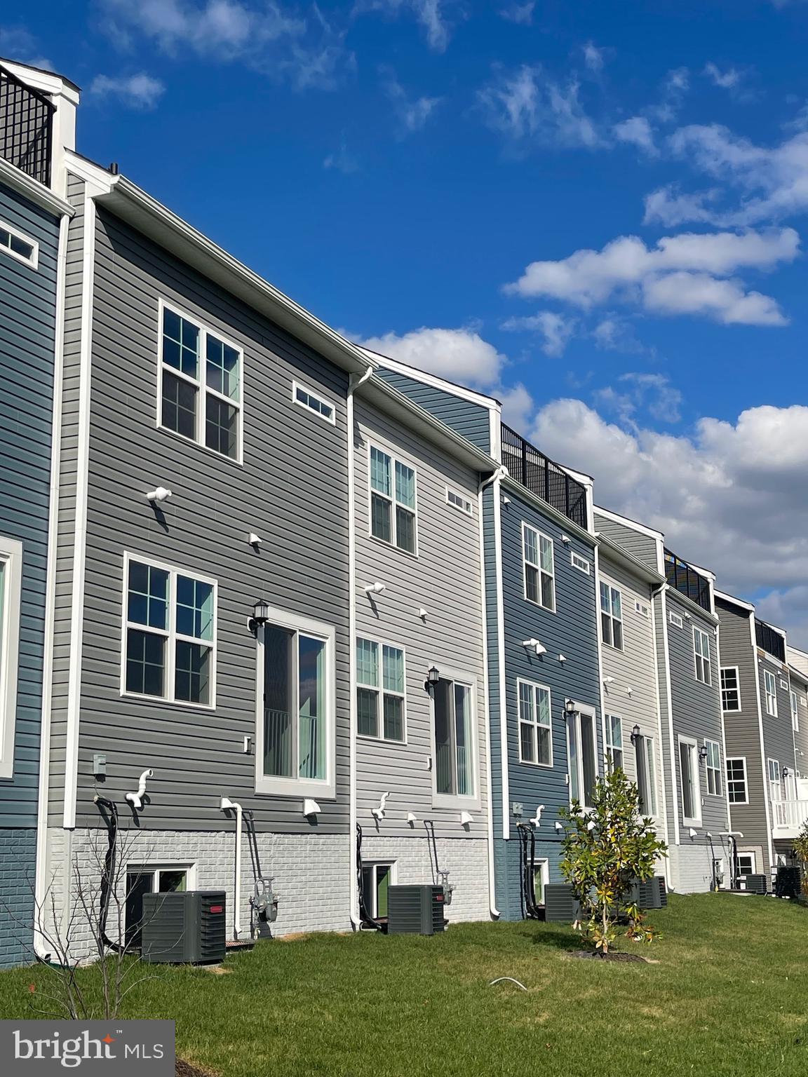 SYCAMORE RIDGE - Residential Lease