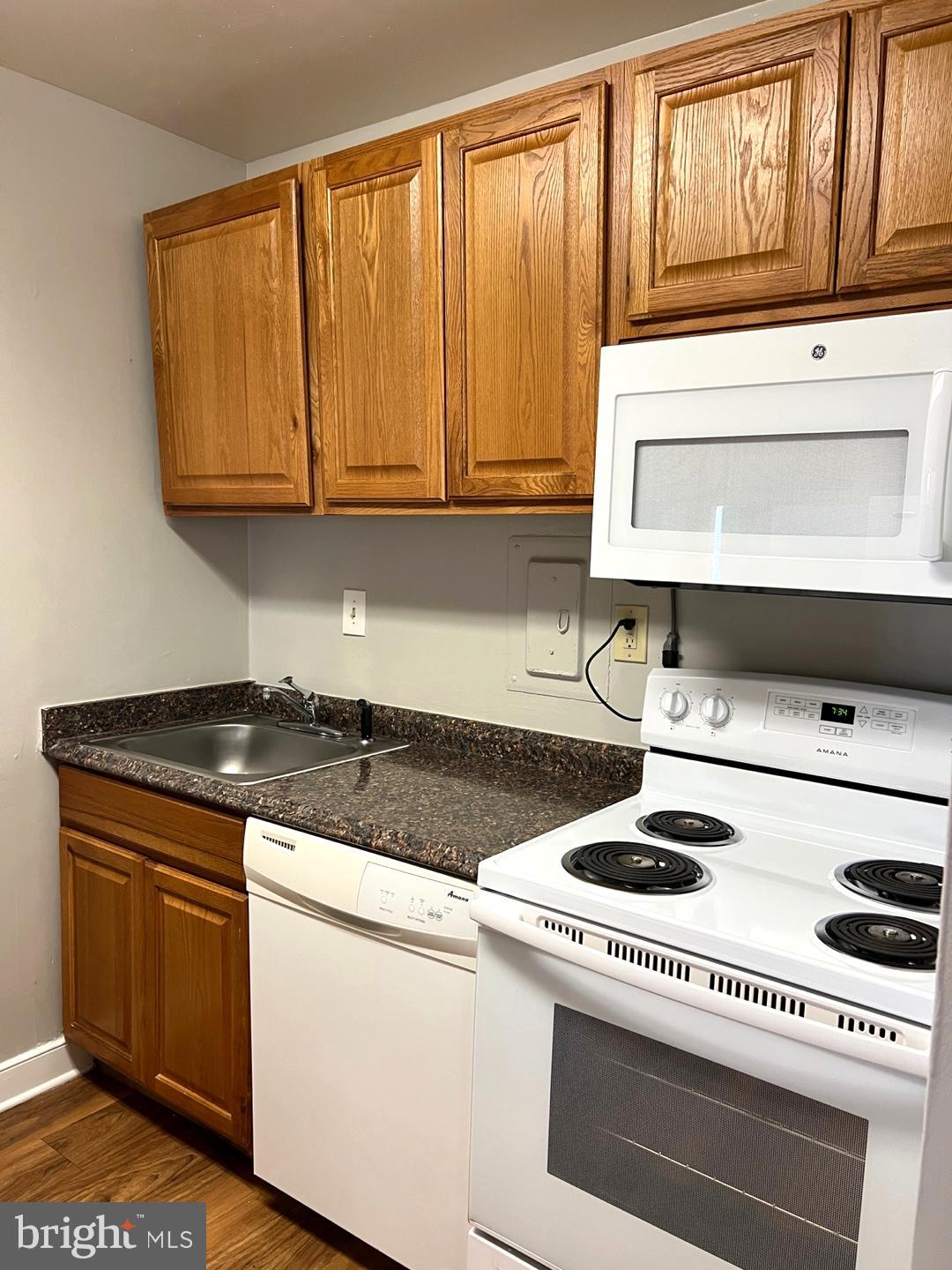 PAVILION ON THE PARK - Residential Lease