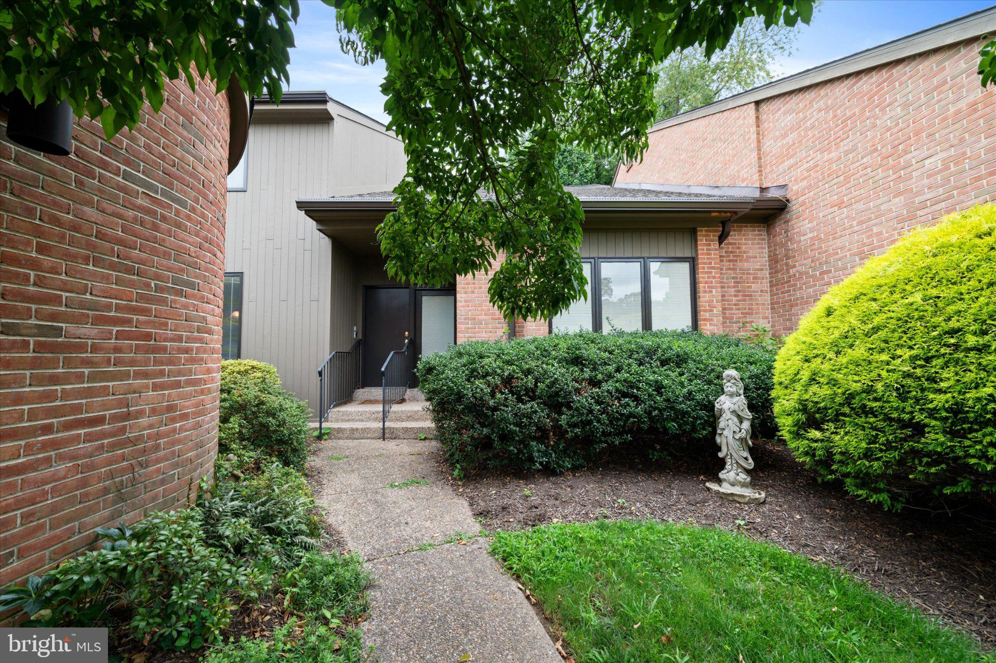 122 DOWNS DRIVE