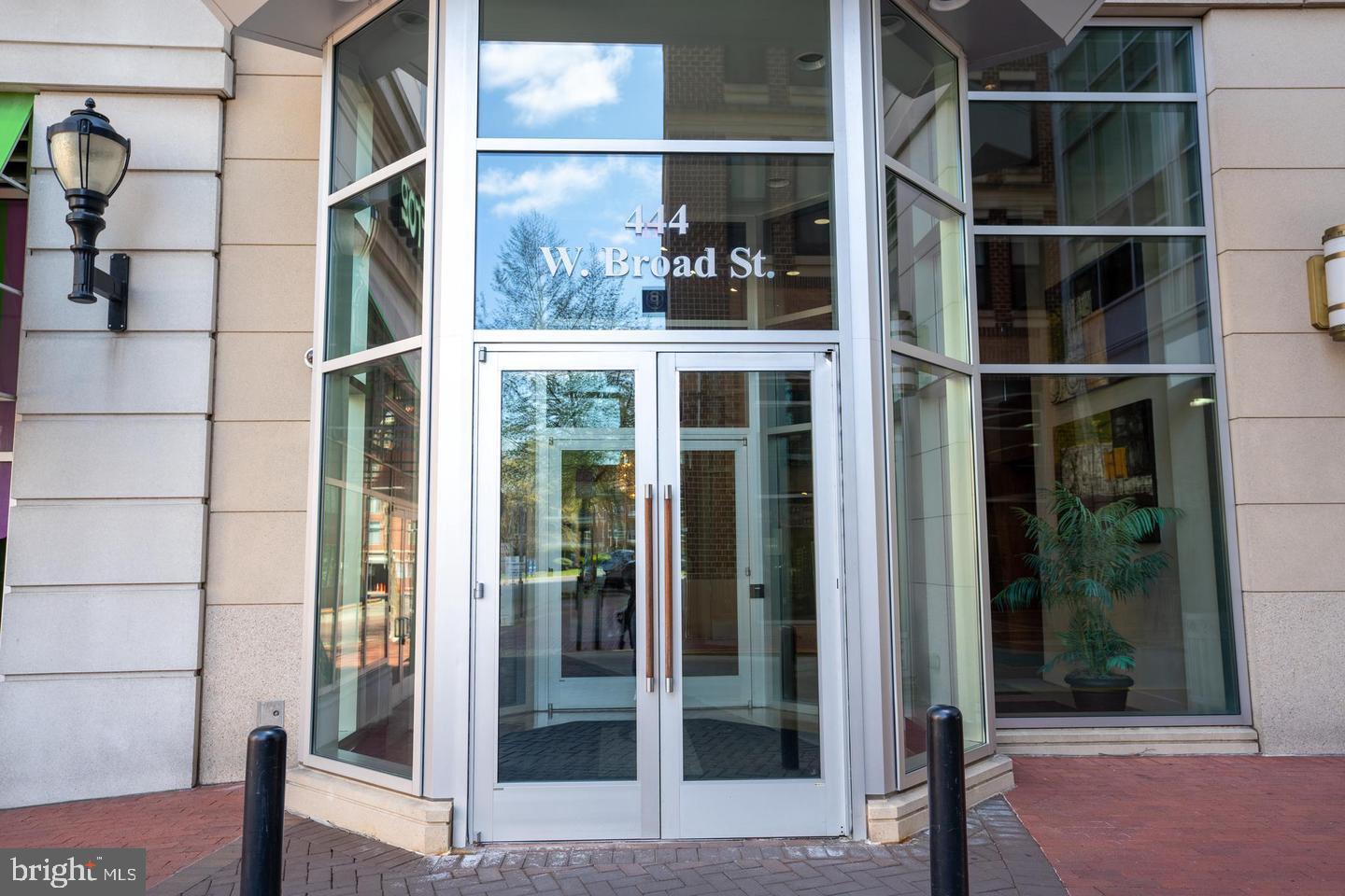 SPECTRUM CONDO - Residential Lease