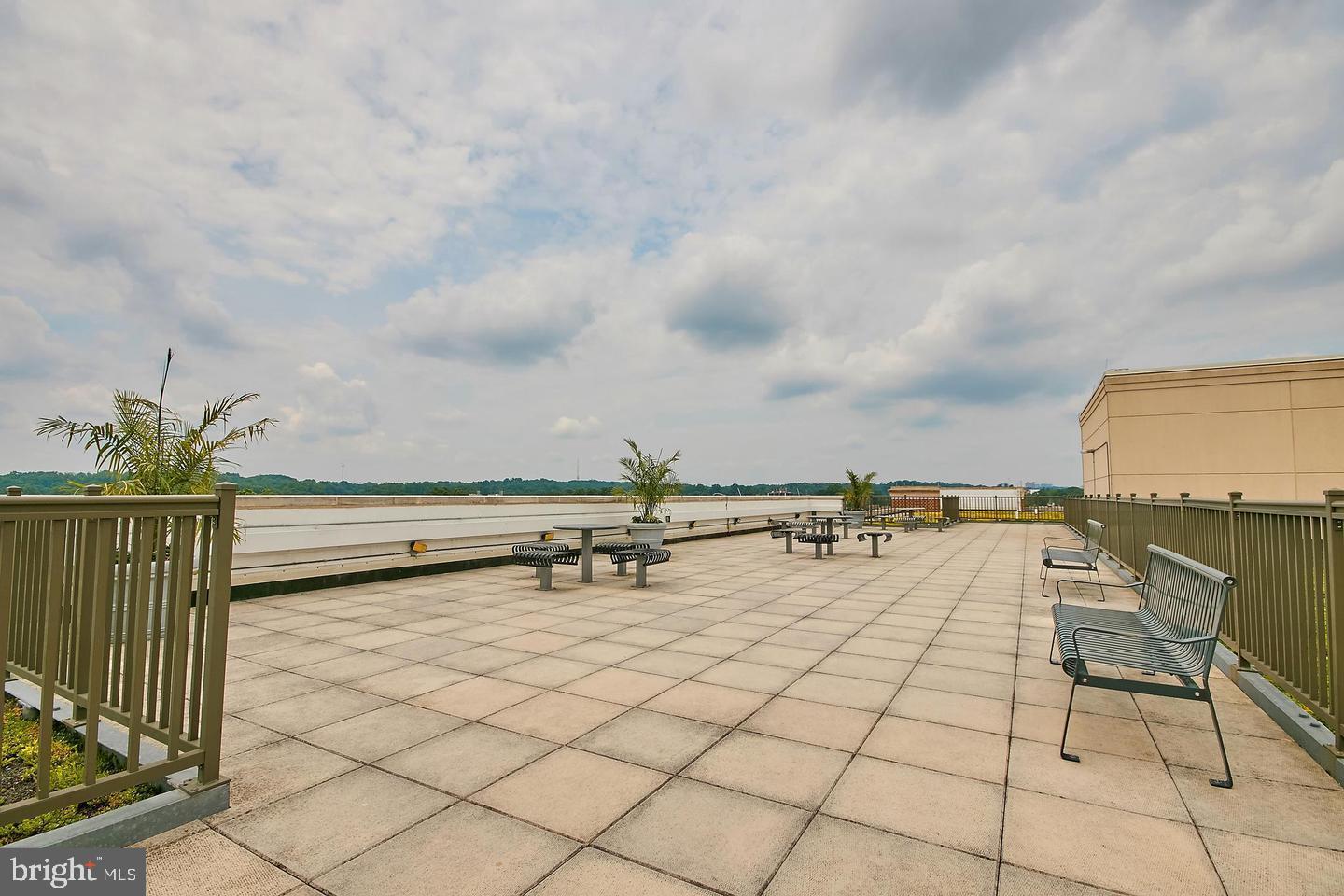 SPECTRUM CONDO - Residential Lease