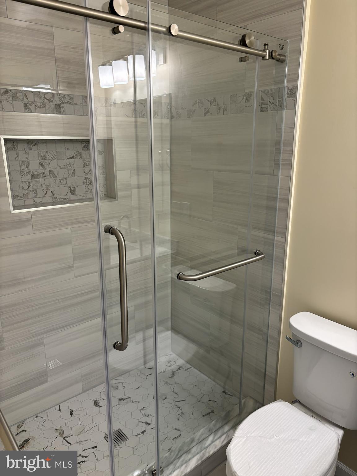 DREXEL WOODS - Residential Lease