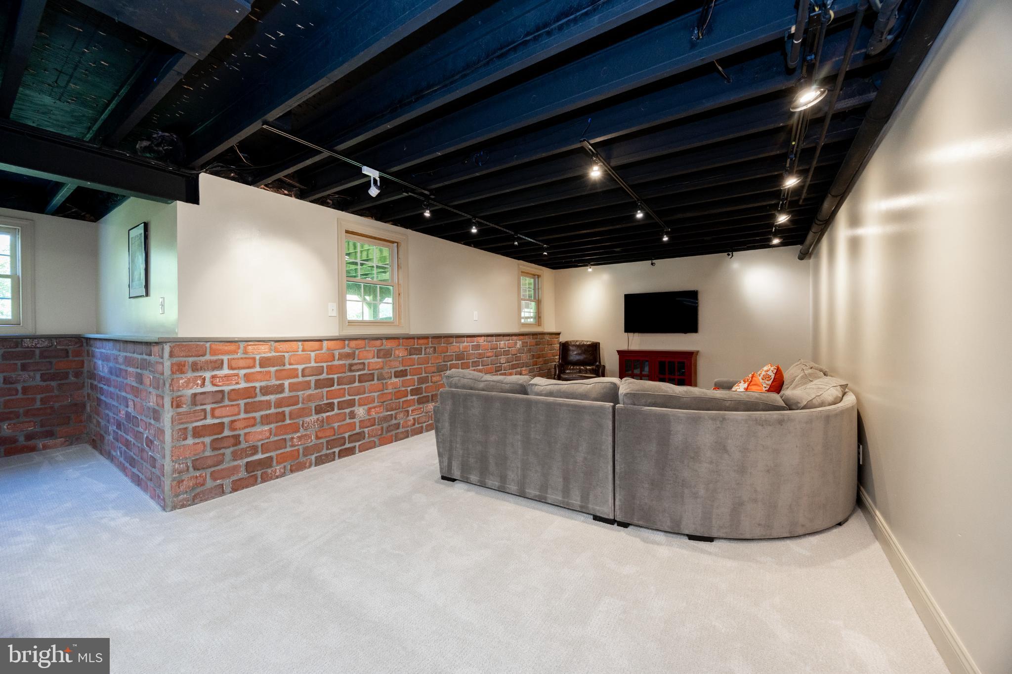 TAYLORS RUN - Residential