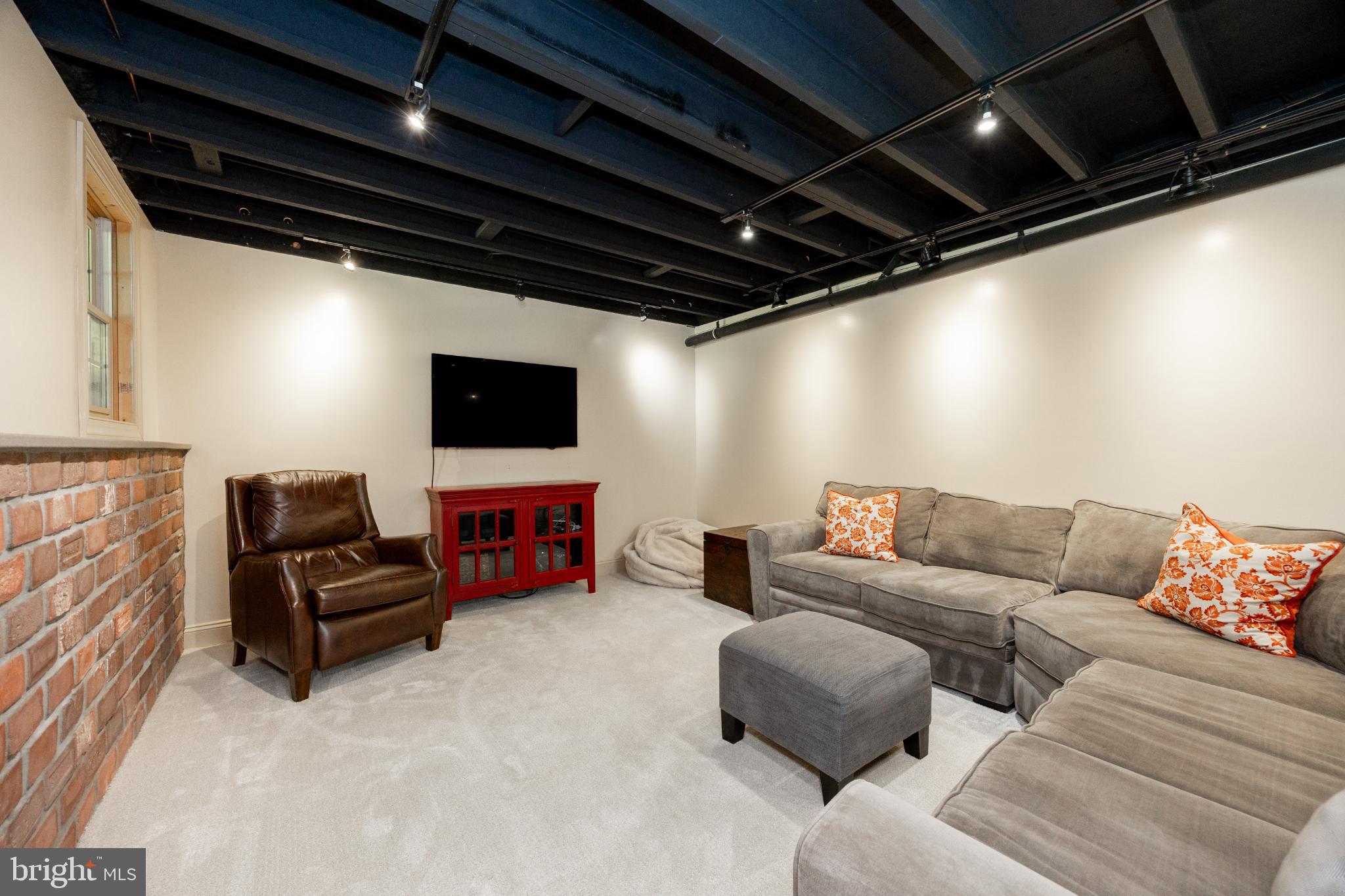 TAYLORS RUN - Residential