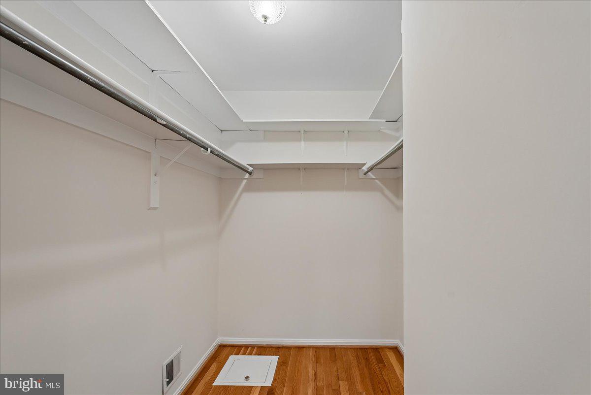 CANTERBURY WOODS - Residential