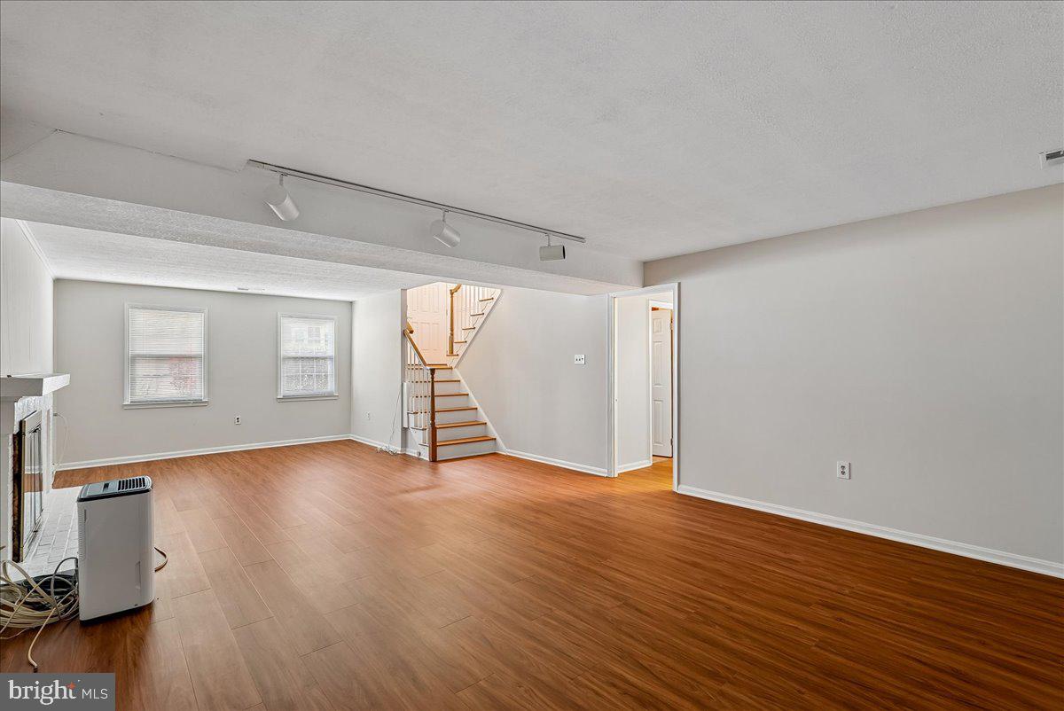 CANTERBURY WOODS - Residential