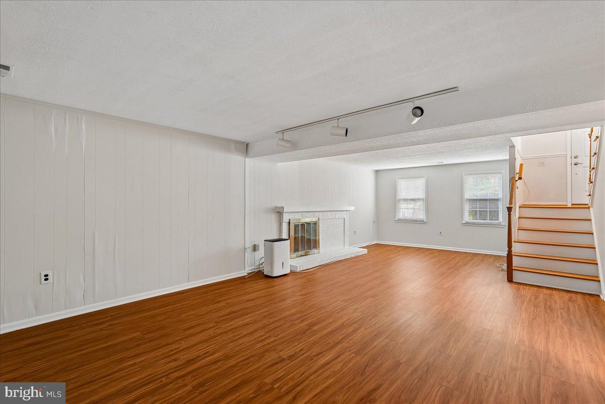 CANTERBURY WOODS - Residential