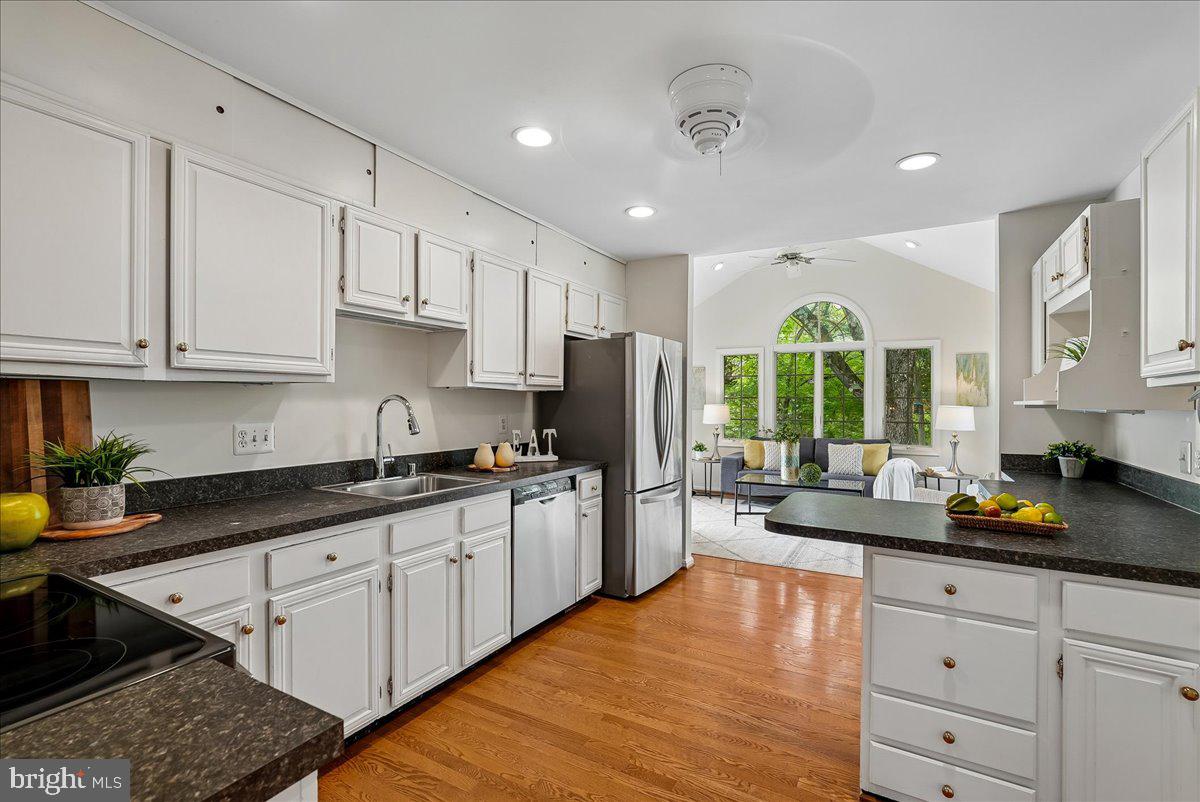 CANTERBURY WOODS - Residential