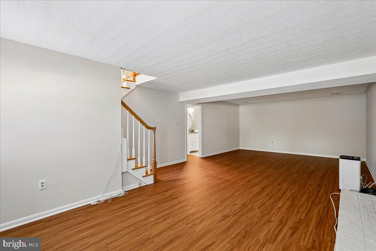 CANTERBURY WOODS - Residential