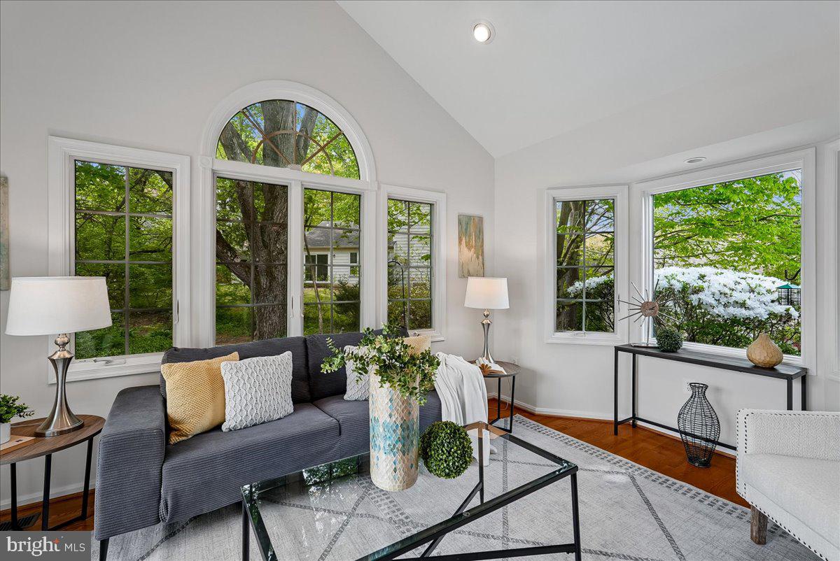 CANTERBURY WOODS - Residential