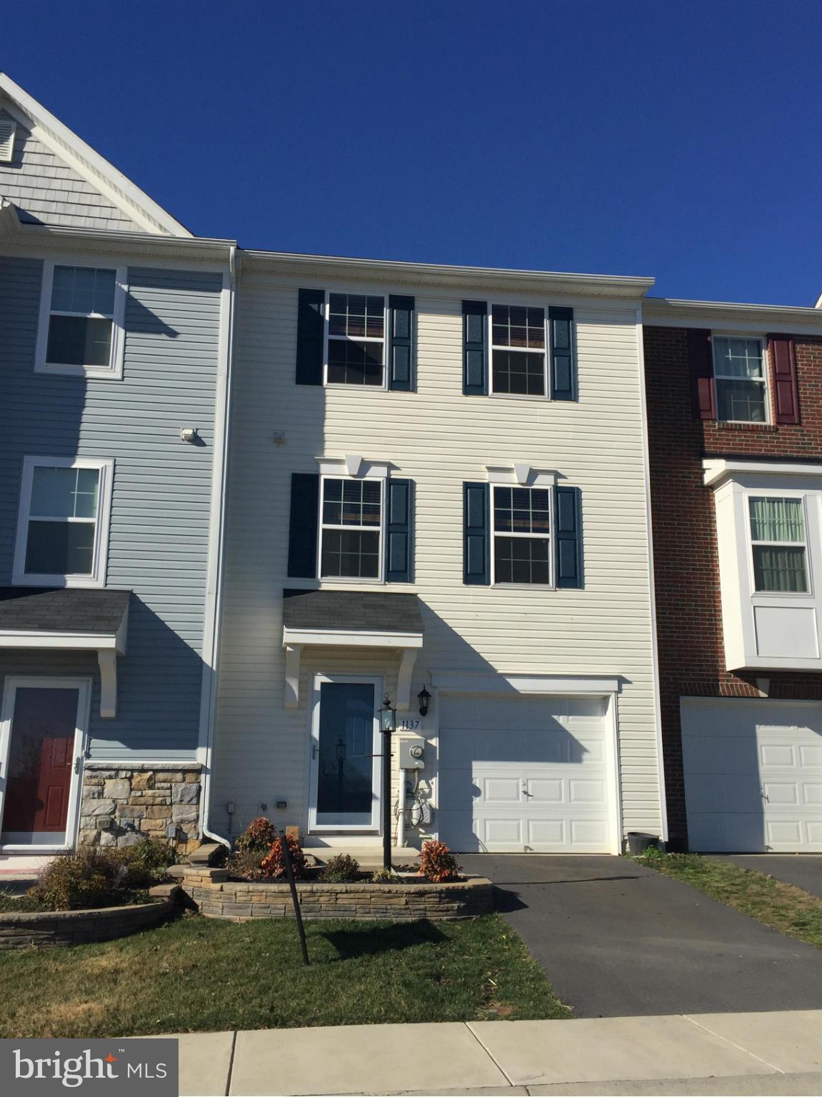 LAKELAND PLACE - Residential