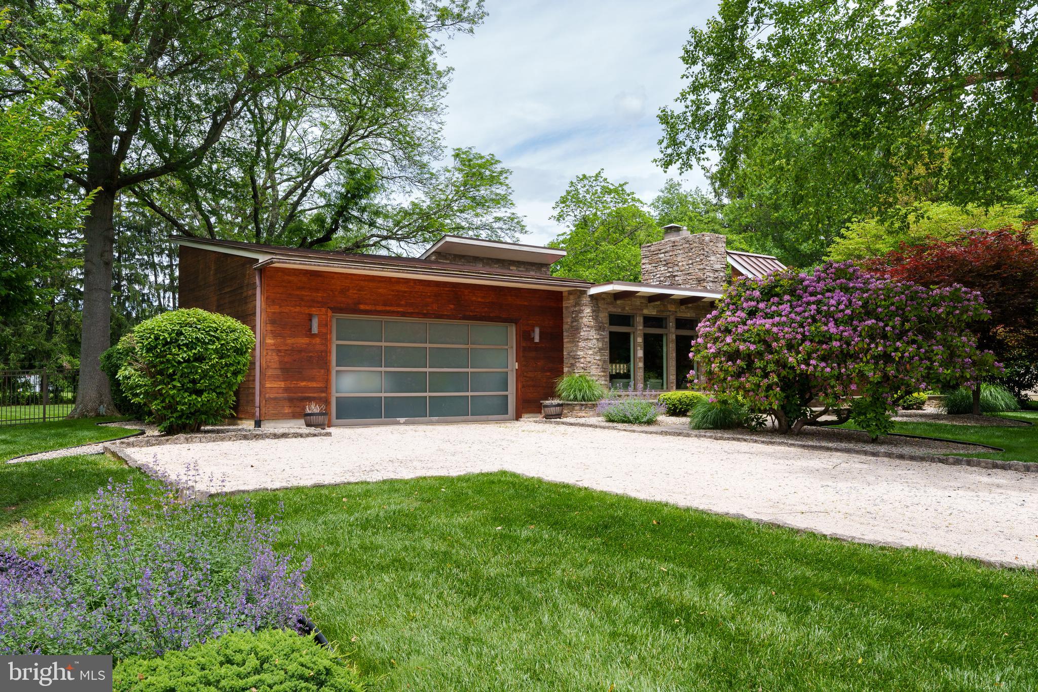 319 CLARKSVILLE ROAD