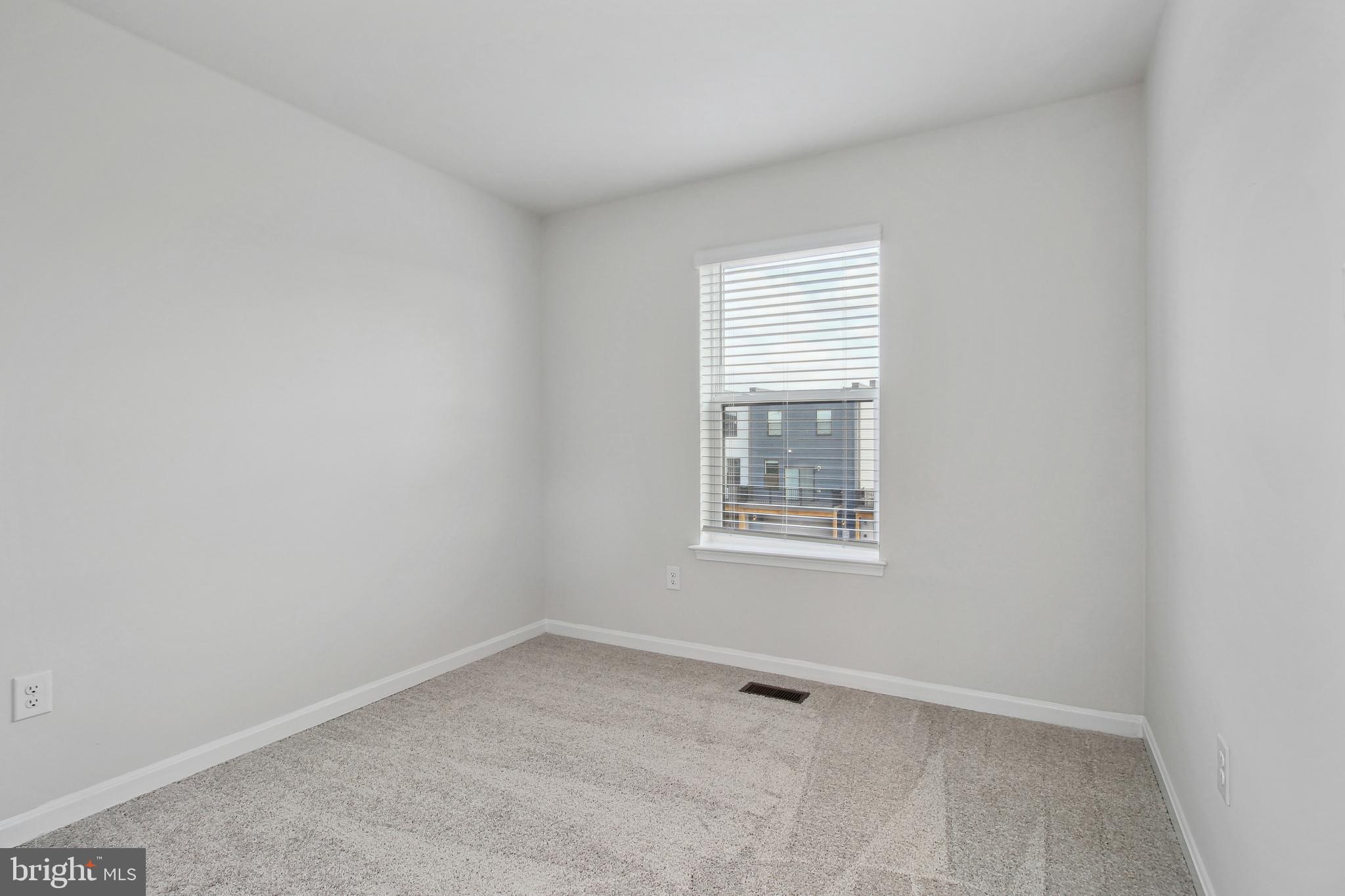 RENN QUARTER - Residential Lease