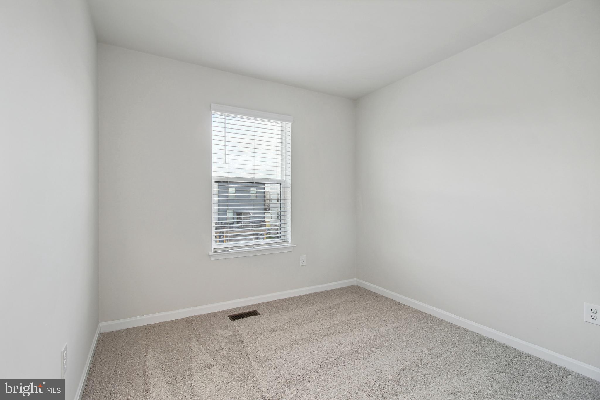 RENN QUARTER - Residential Lease