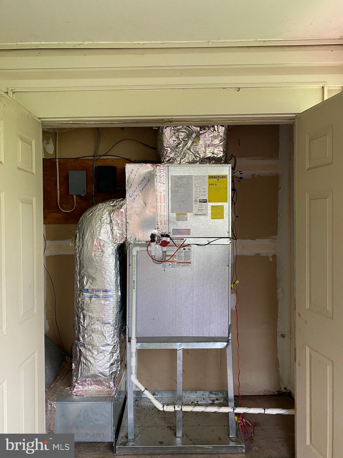 ROLLINGWOOD - Residential Lease