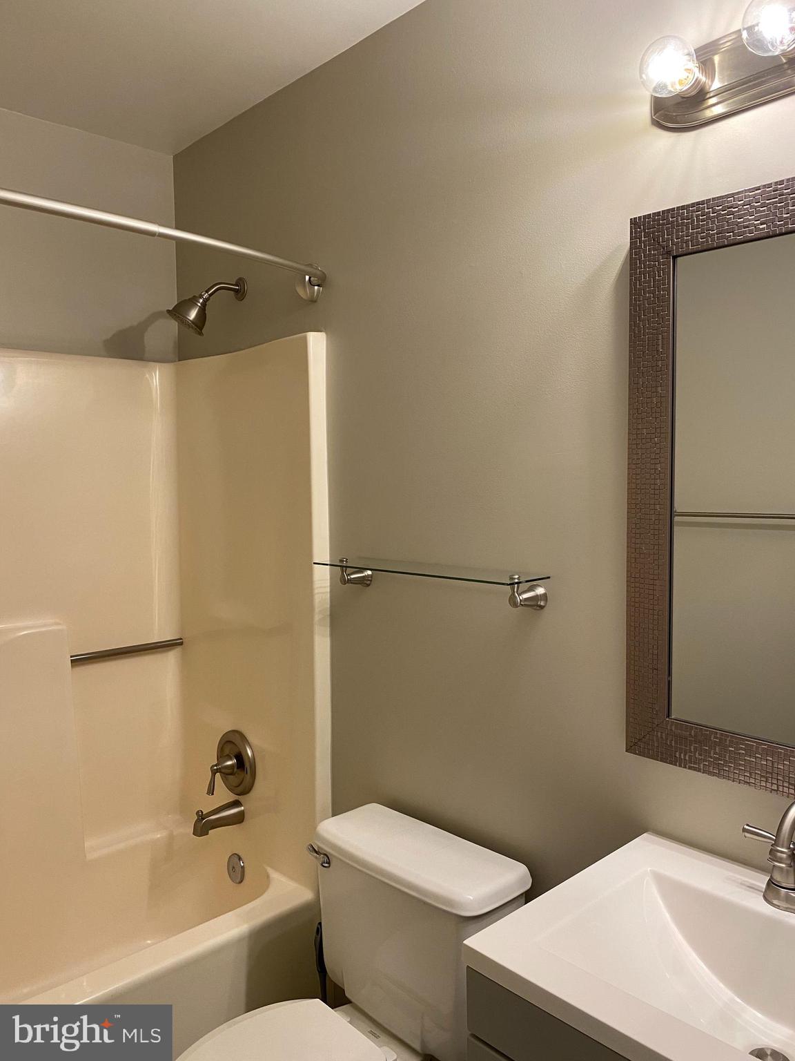 ROLLINGWOOD - Residential Lease