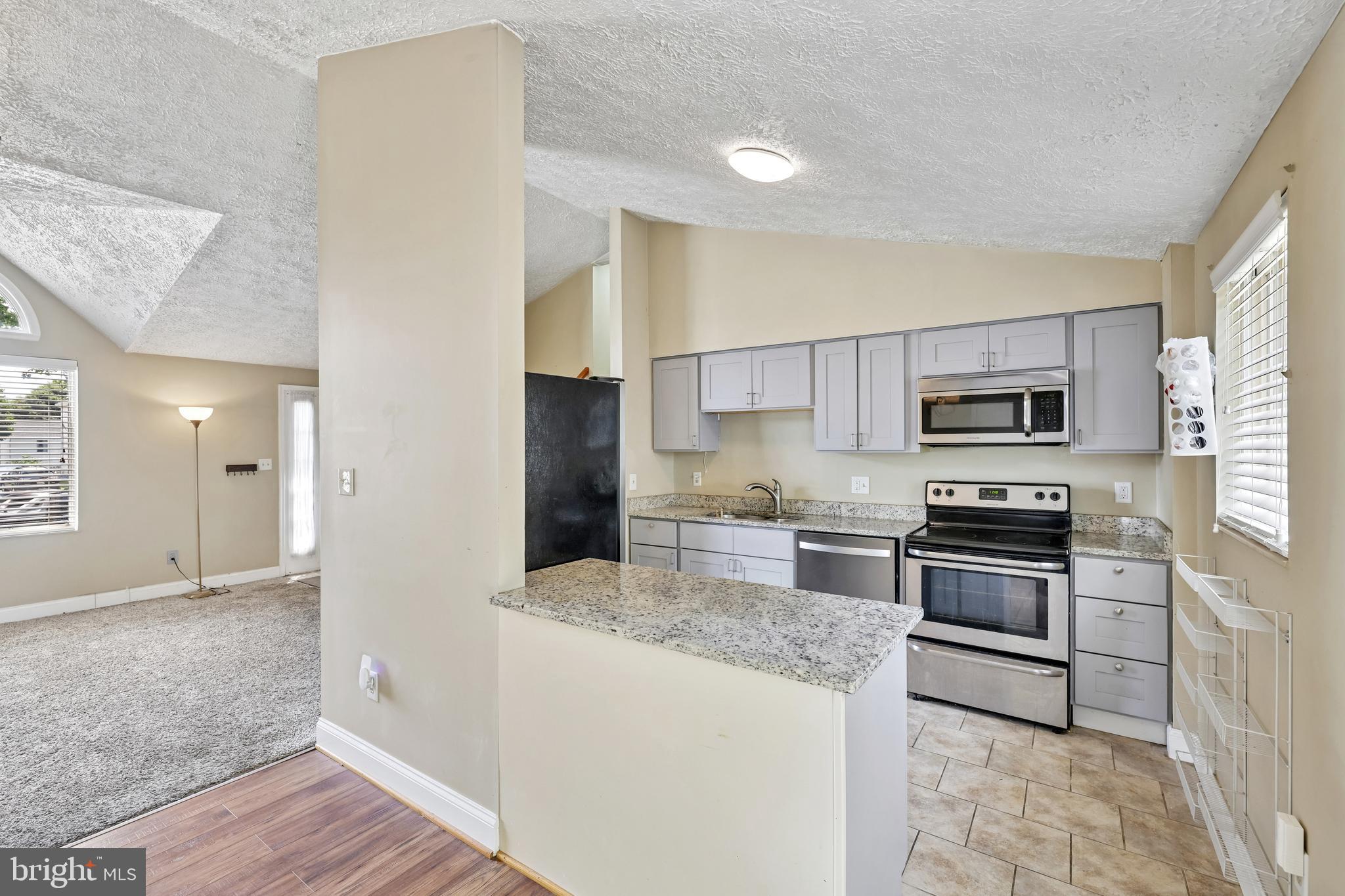 2904 GOLDEN FLEECE DRIVE