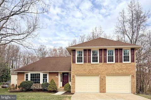 Photo of 4607 Tapestry Drive, FAIRFAX, VA 22032 (MLS # VAFX2293126)