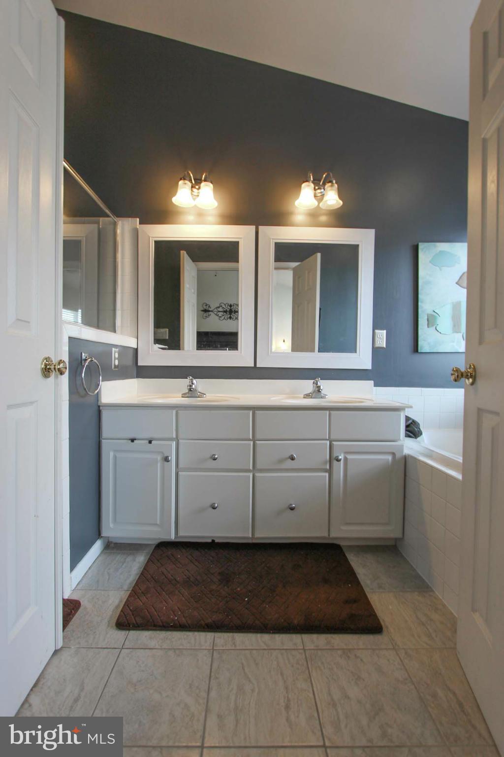 MCNAIR FARMS LANDBAY - Residential