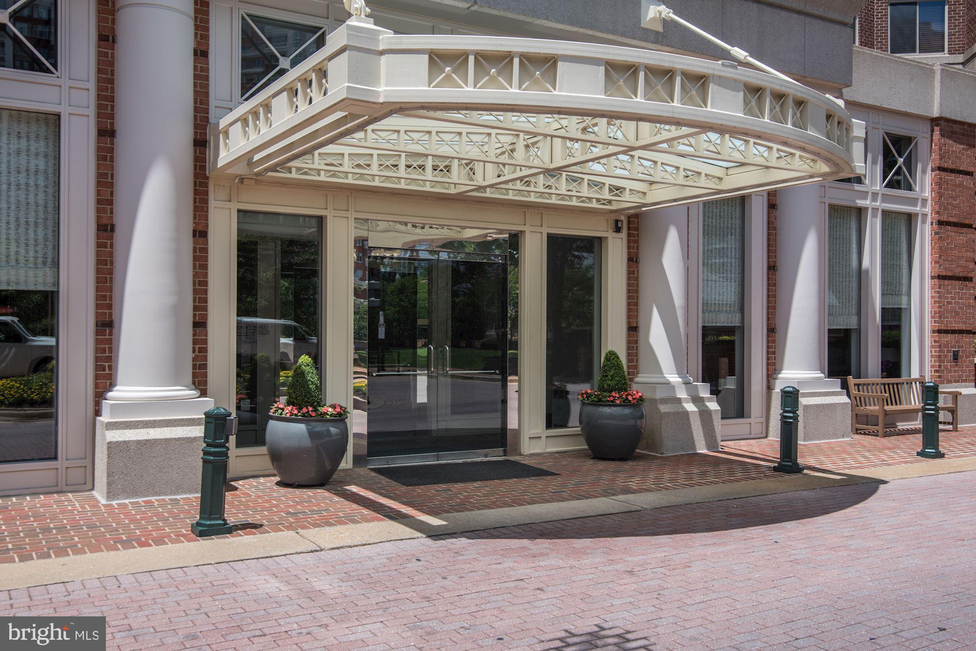 THE WISCONSIN - Residential