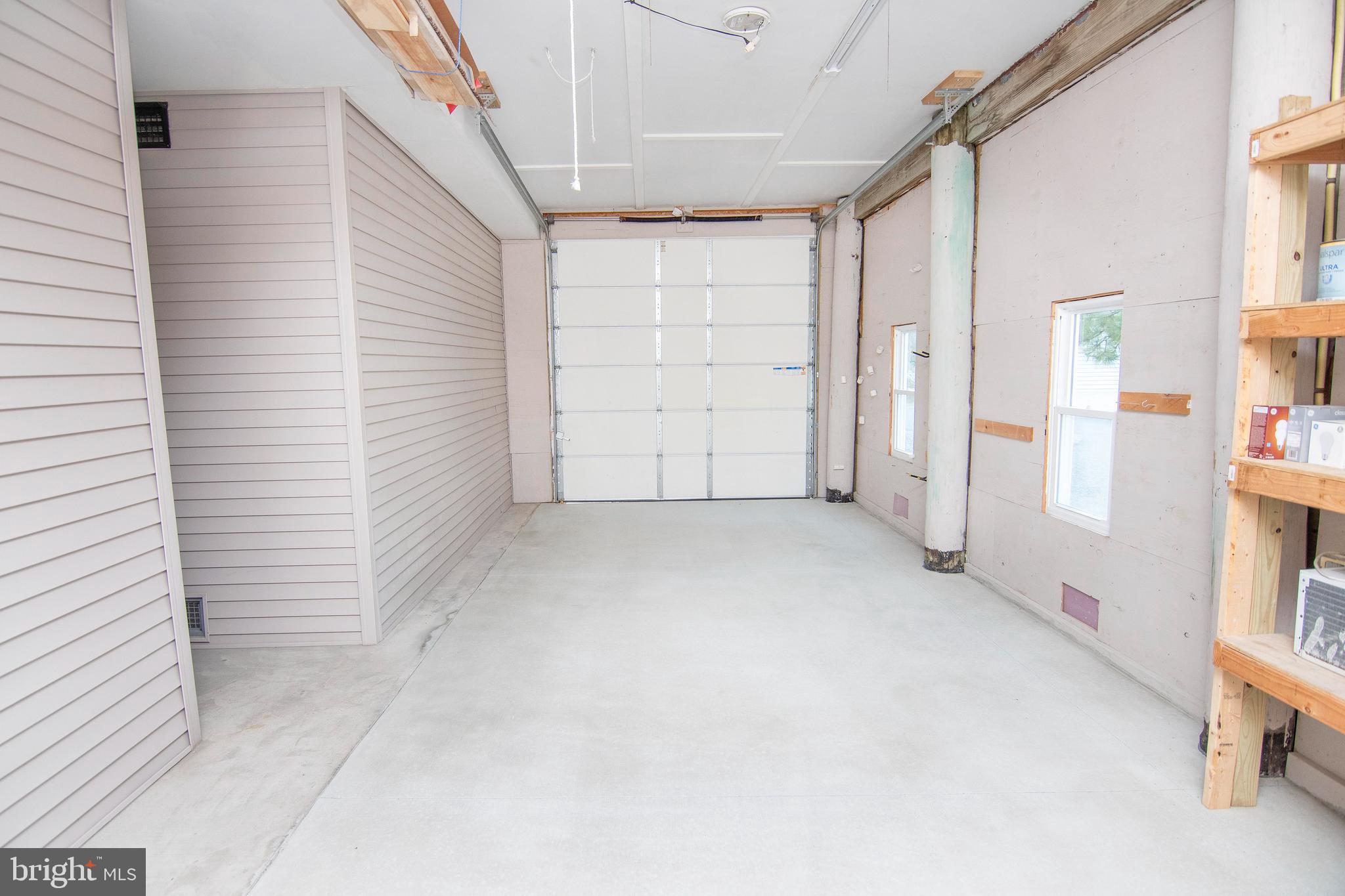 CAPTAIN'S COVE - Residential