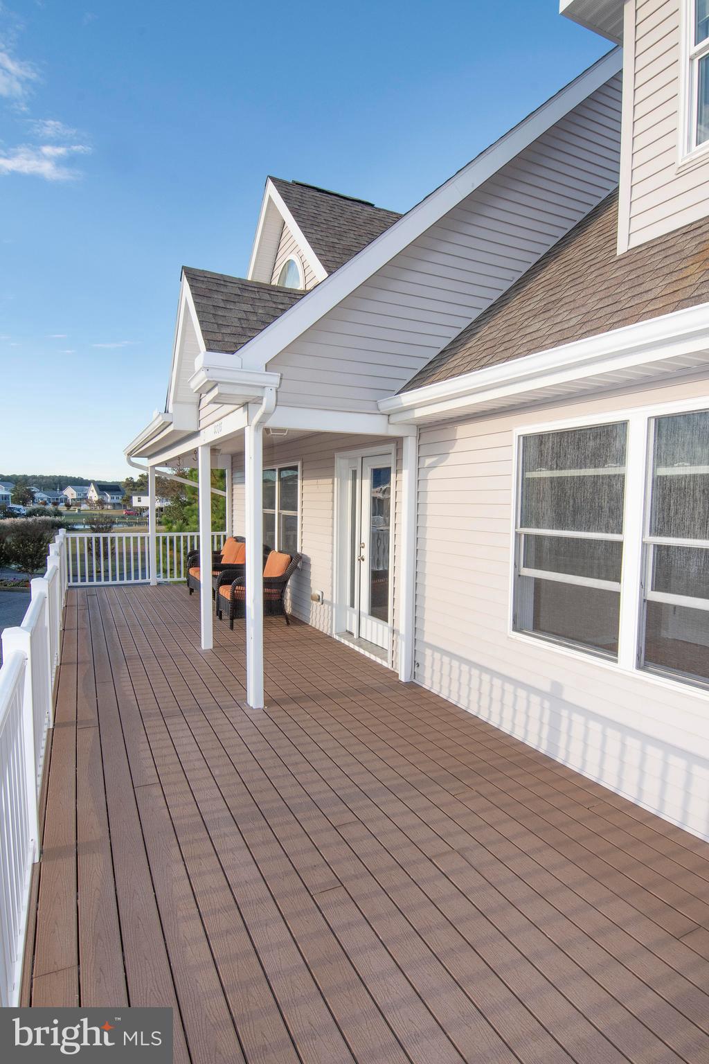 CAPTAIN'S COVE - Residential