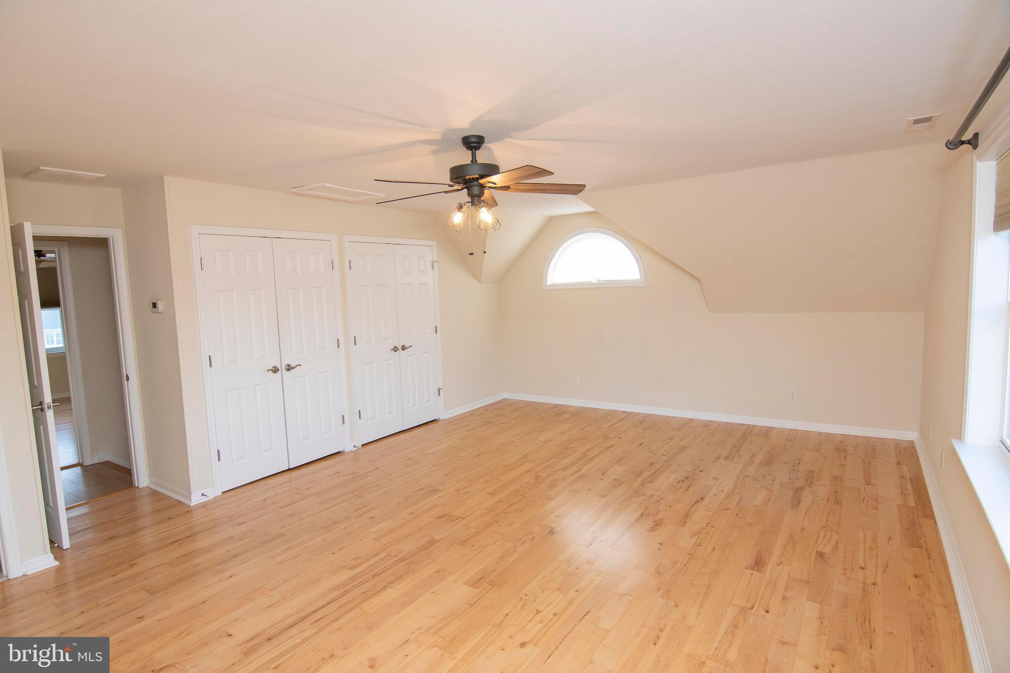 CAPTAIN'S COVE - Residential