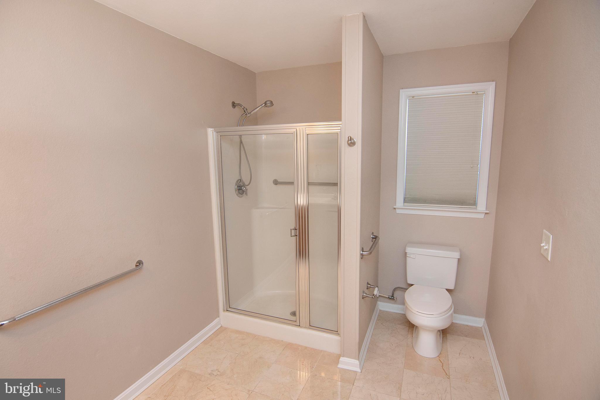 CAPTAIN'S COVE - Residential