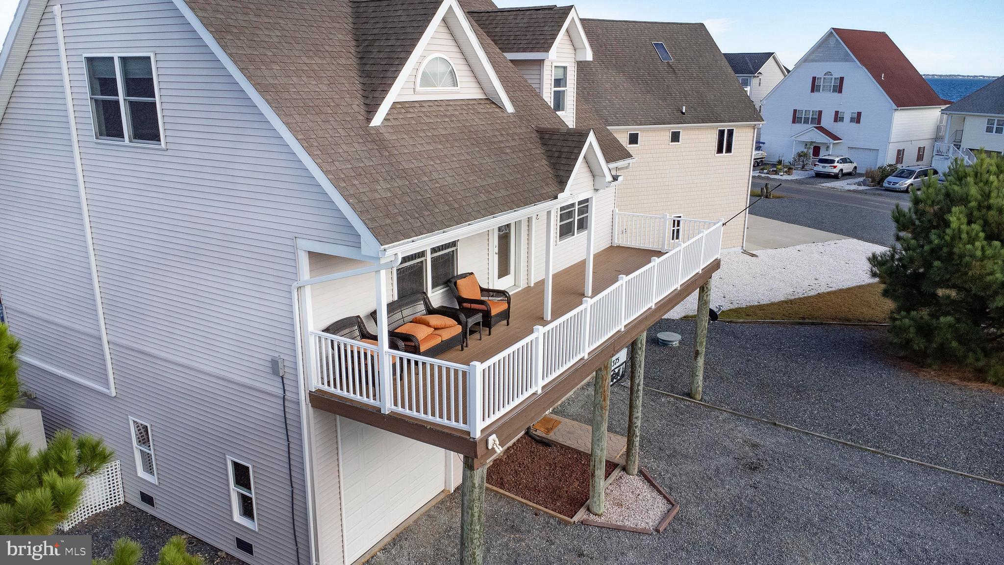 CAPTAIN'S COVE - Residential