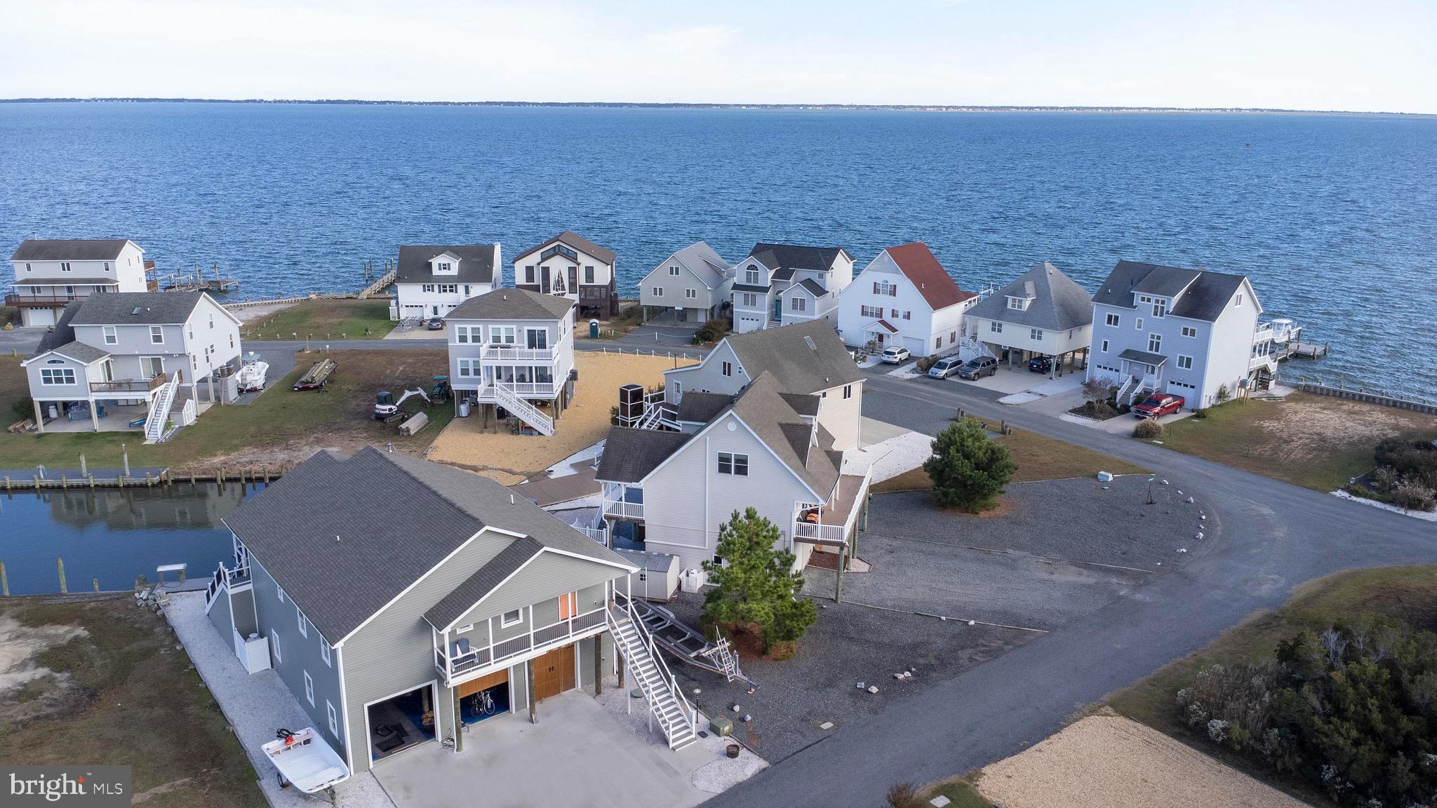 CAPTAIN'S COVE - Residential