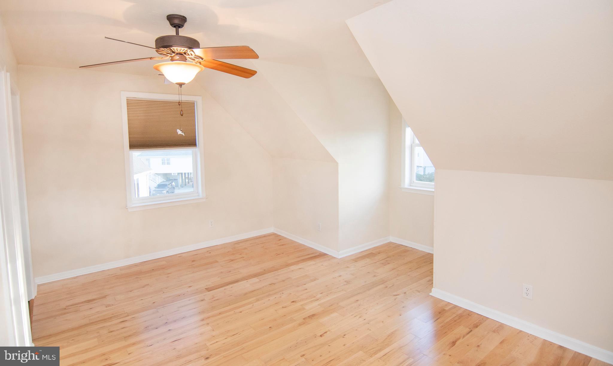 CAPTAIN'S COVE - Residential