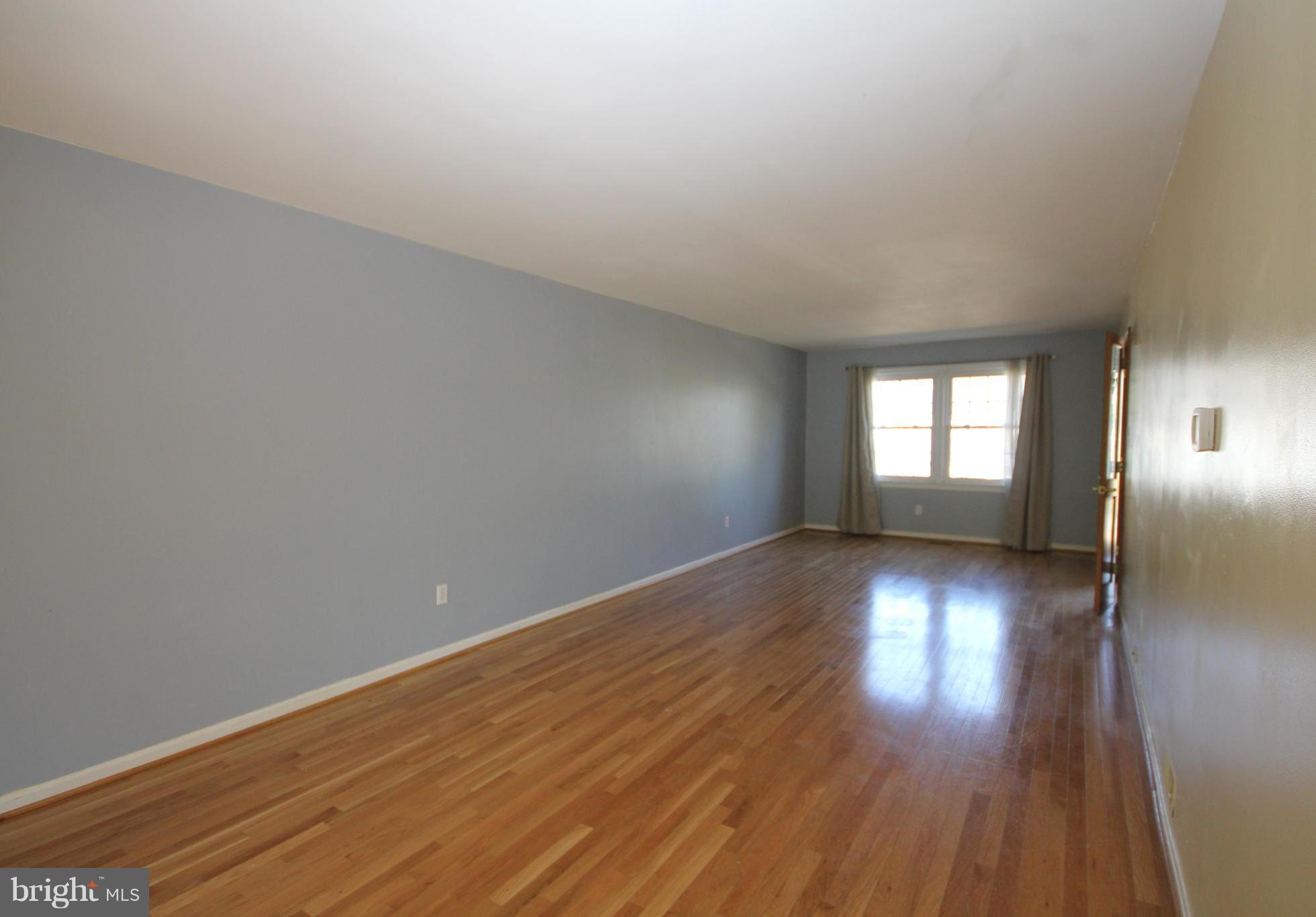 AYRHILL SQUARE - Residential Lease