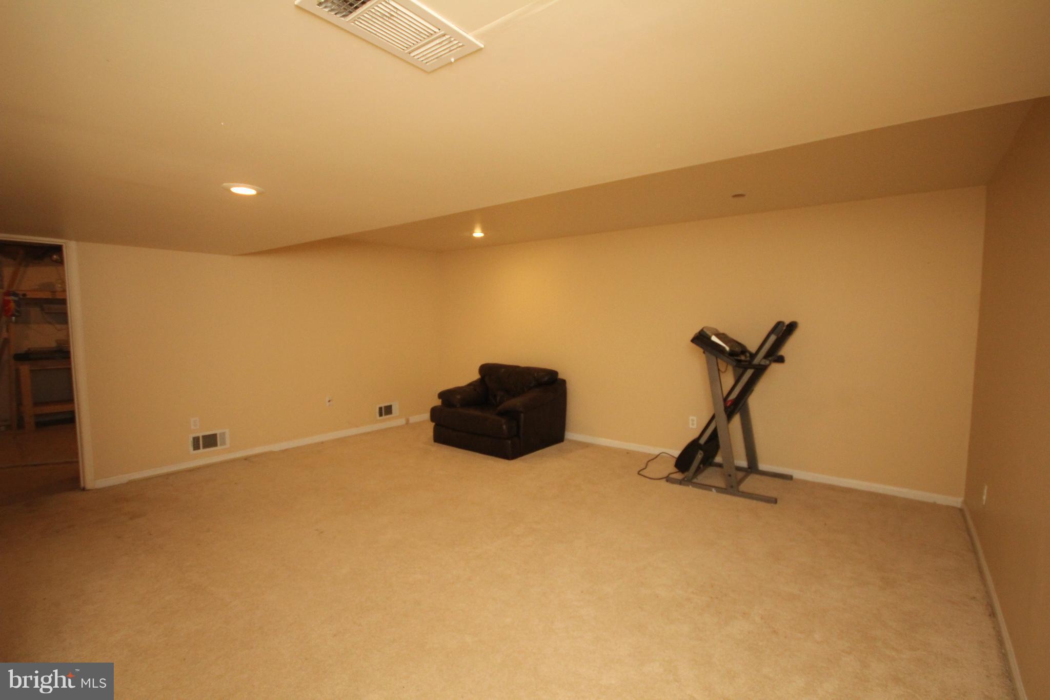 AYRHILL SQUARE - Residential Lease