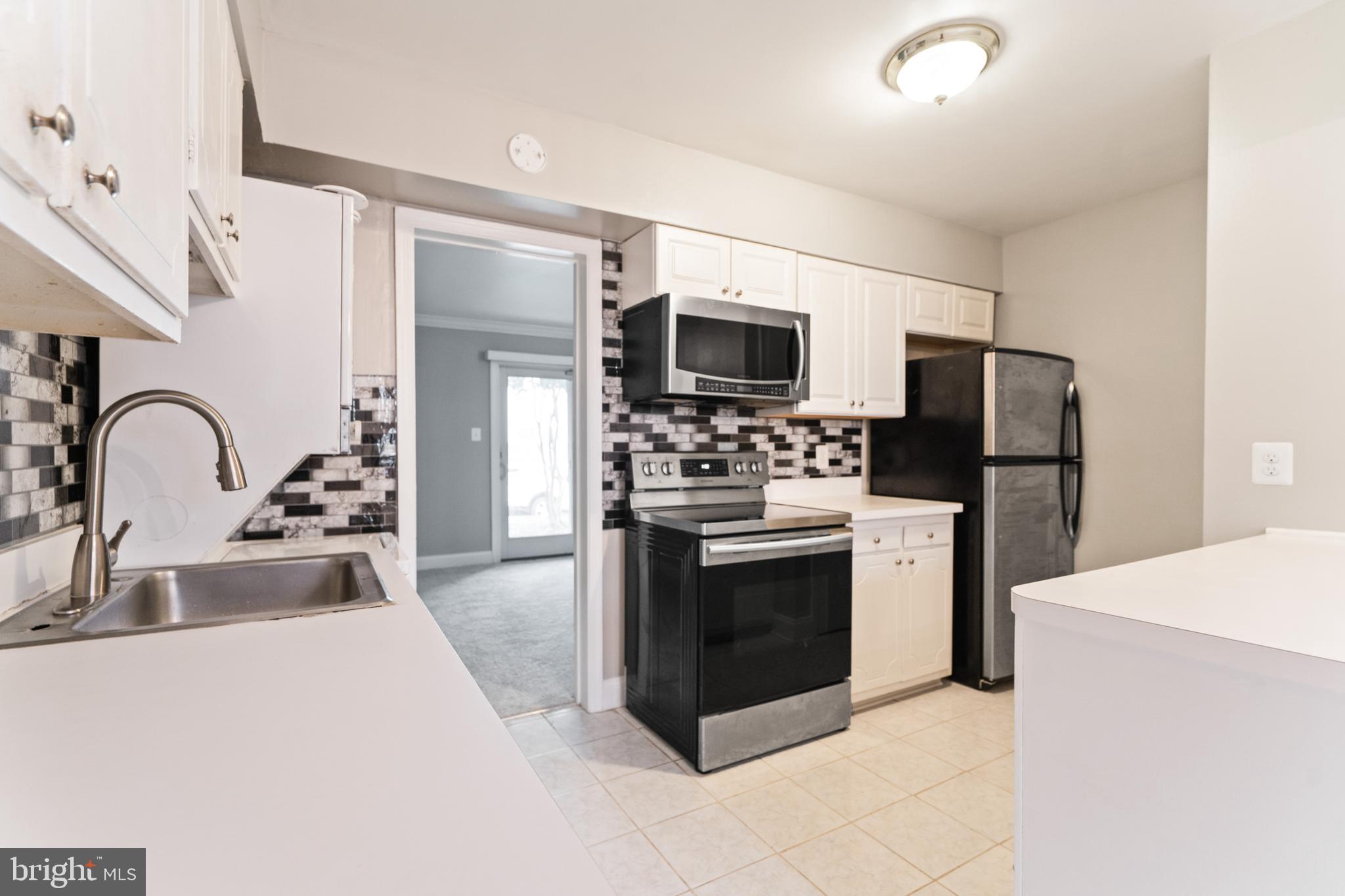 THE MEADOWS - Residential Lease