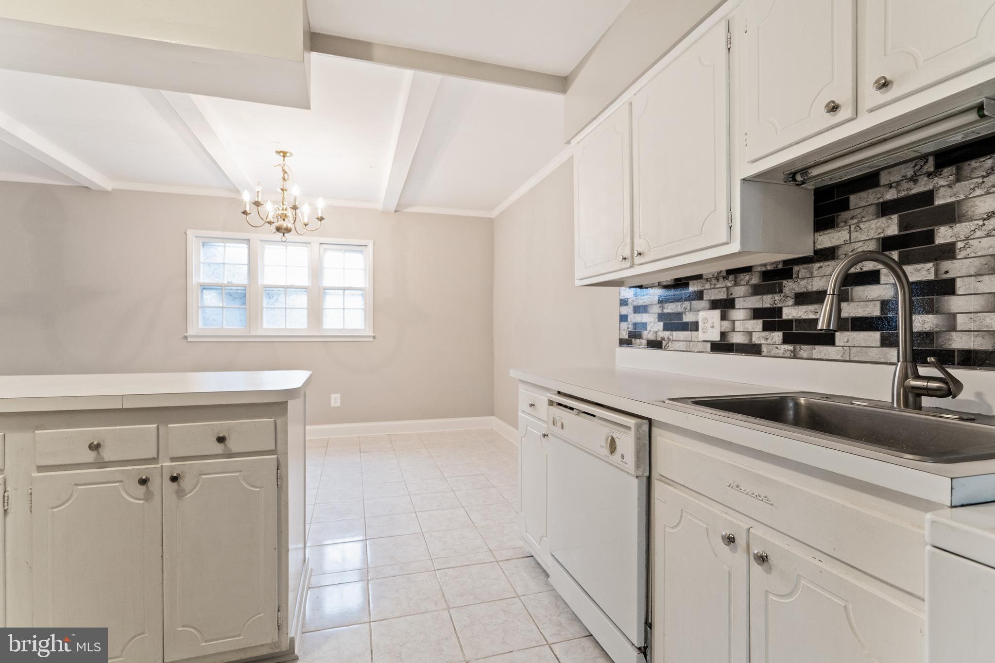 THE MEADOWS - Residential Lease