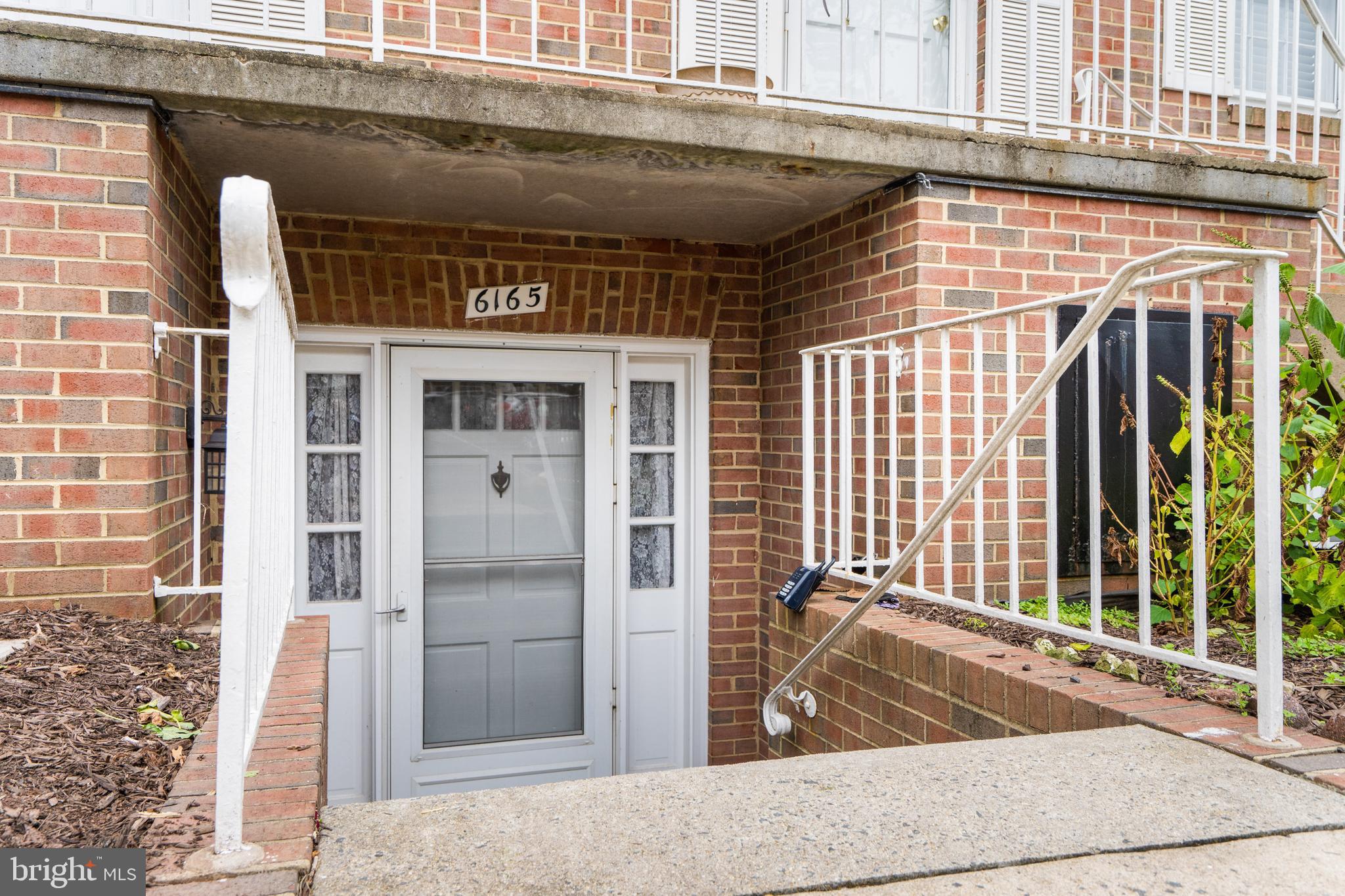 THE MEADOWS - Residential Lease