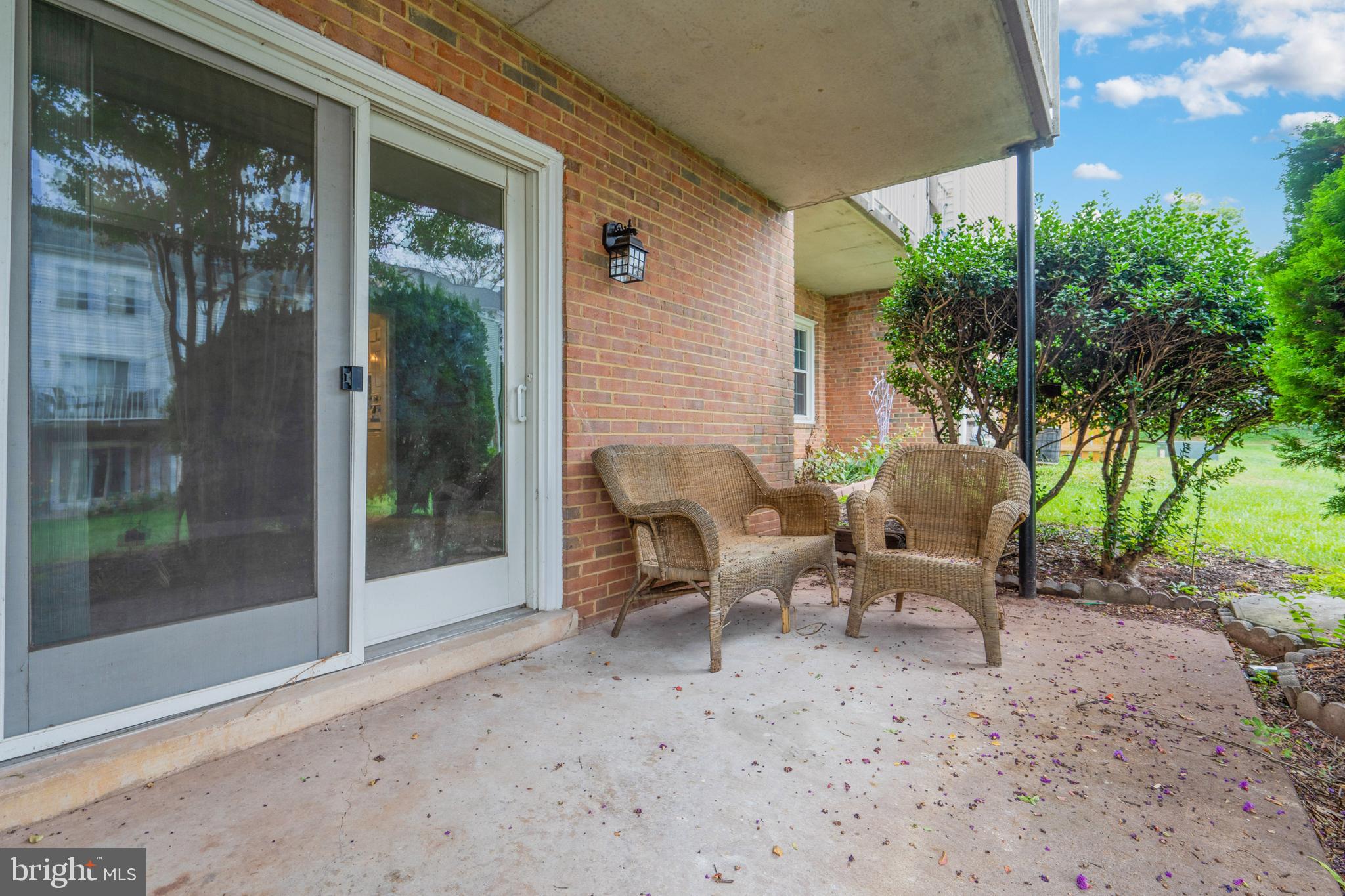 THE MEADOWS - Residential Lease