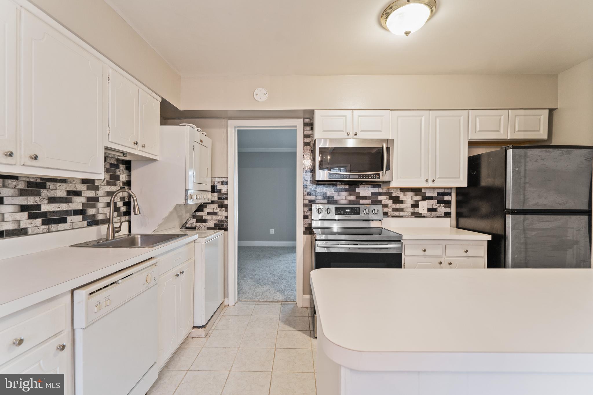 THE MEADOWS - Residential Lease