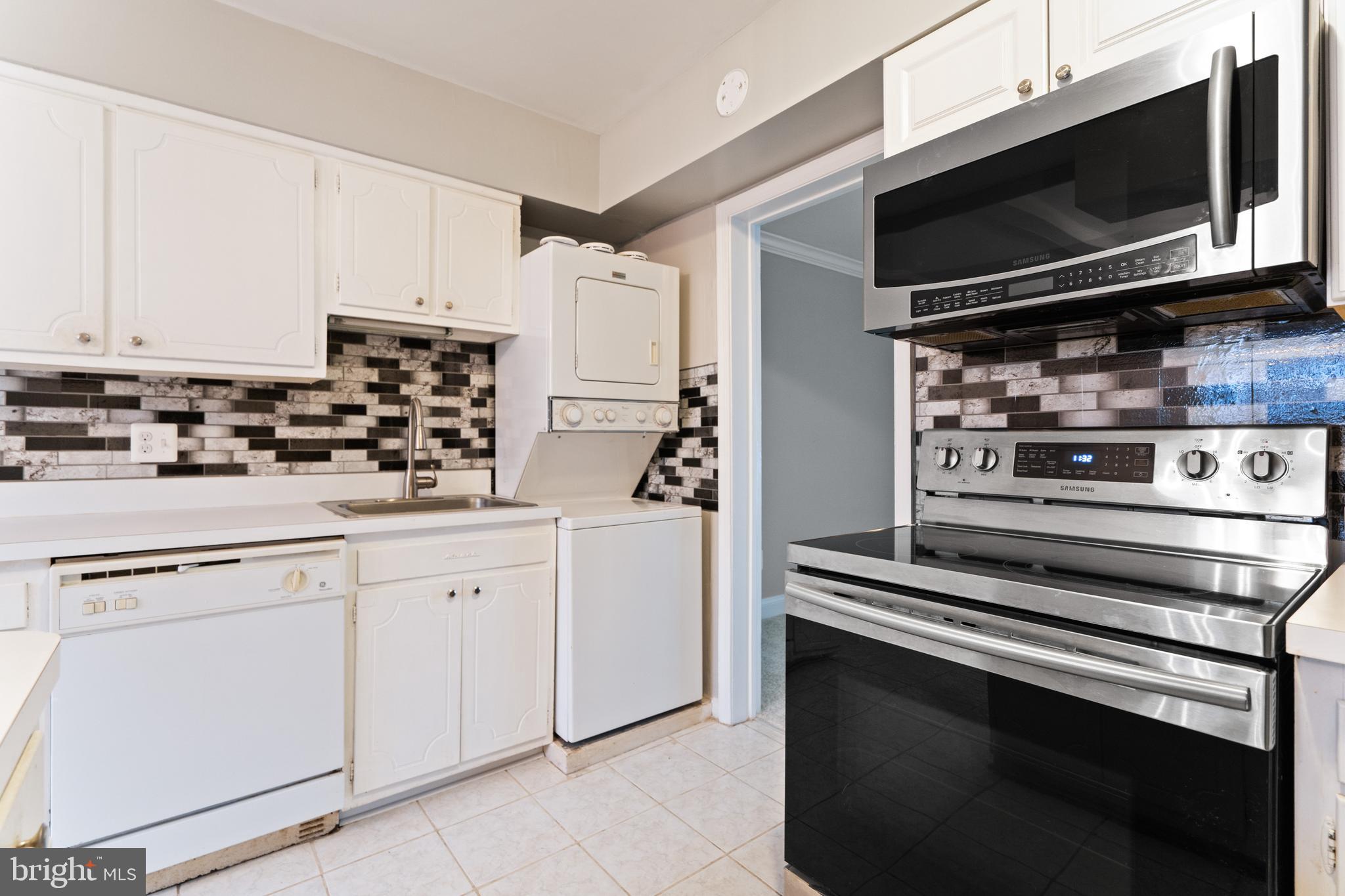 THE MEADOWS - Residential Lease