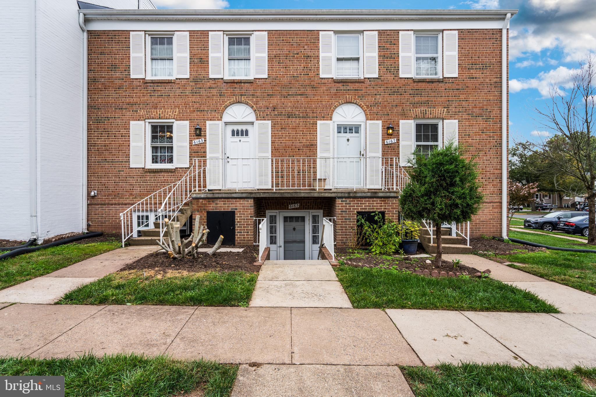 THE MEADOWS - Residential Lease