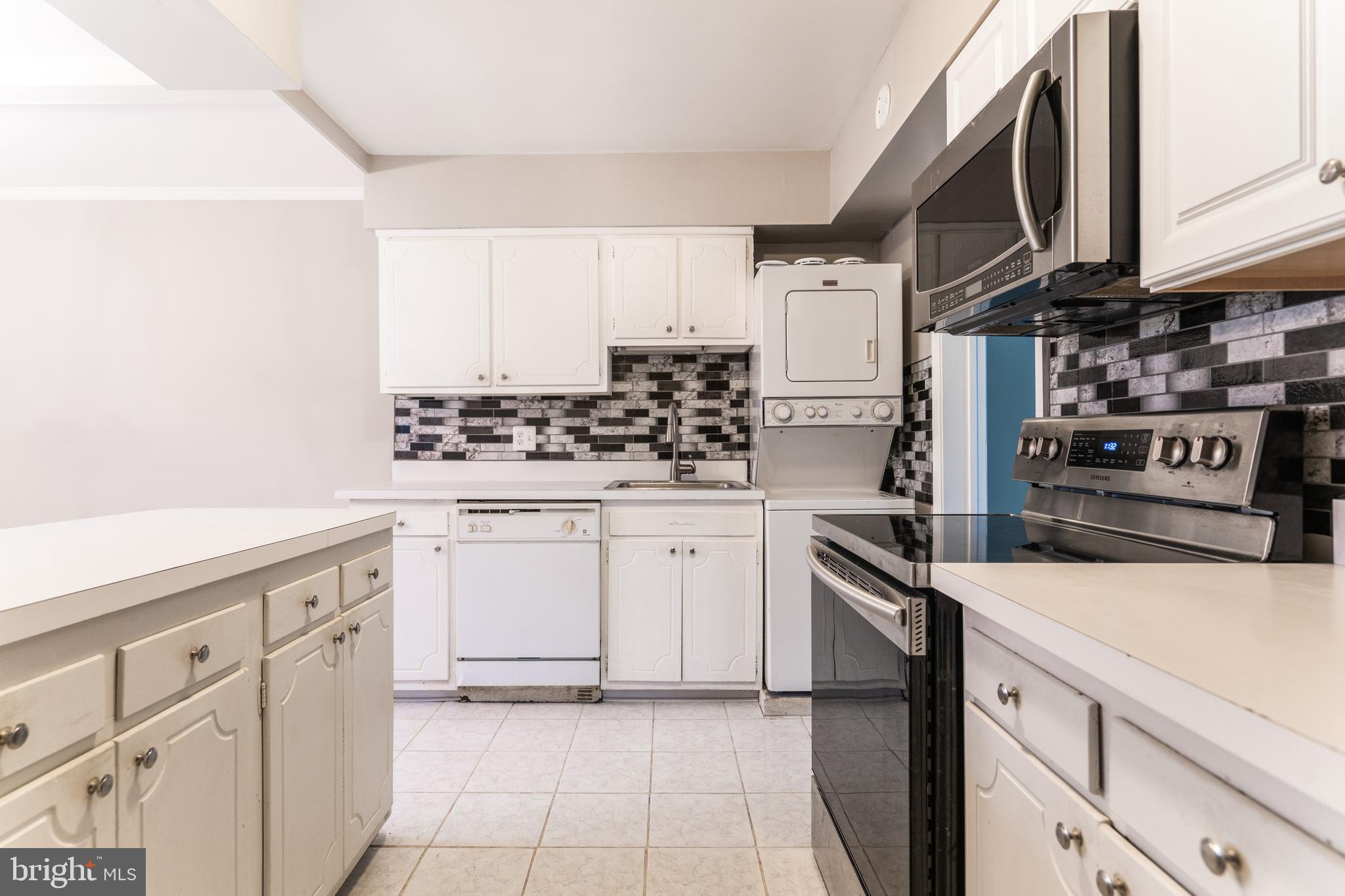 THE MEADOWS - Residential Lease